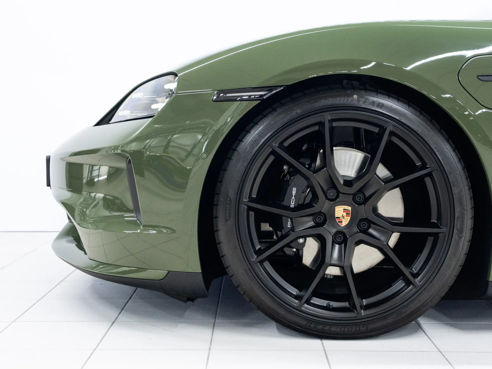 Taycan Sport Turismo Black Edition