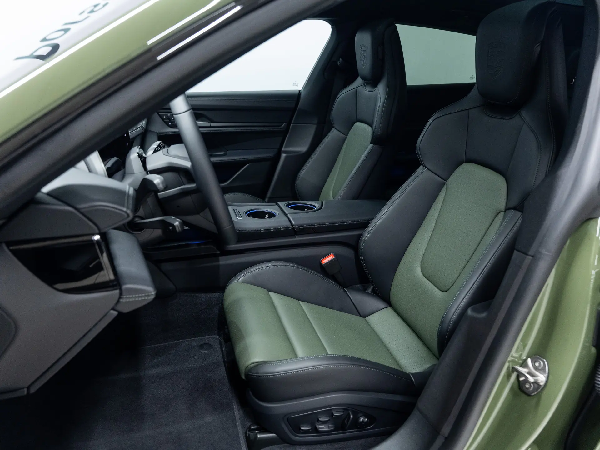 Taycan Sport Turismo Black Edition