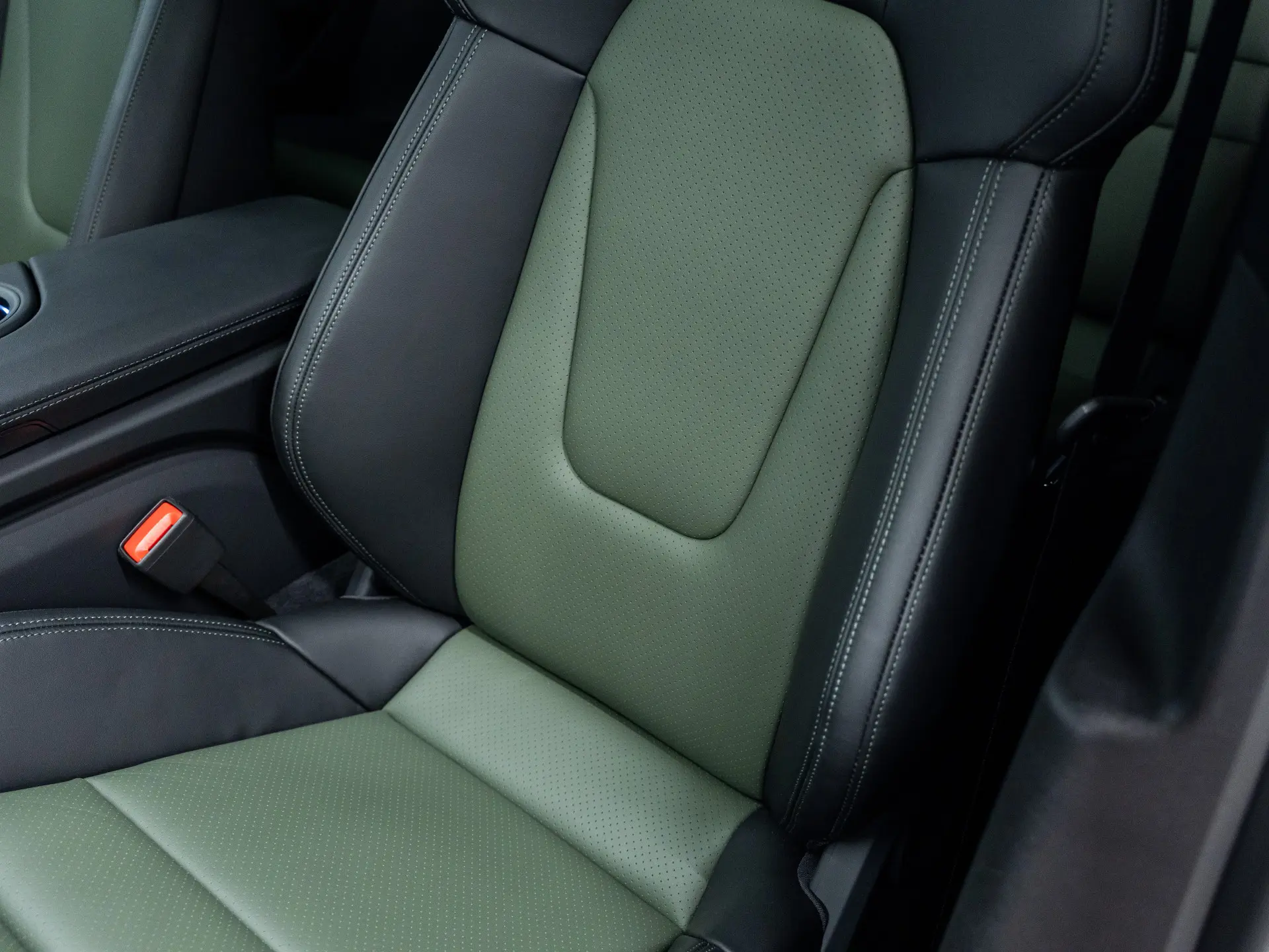 Taycan Sport Turismo Black Edition