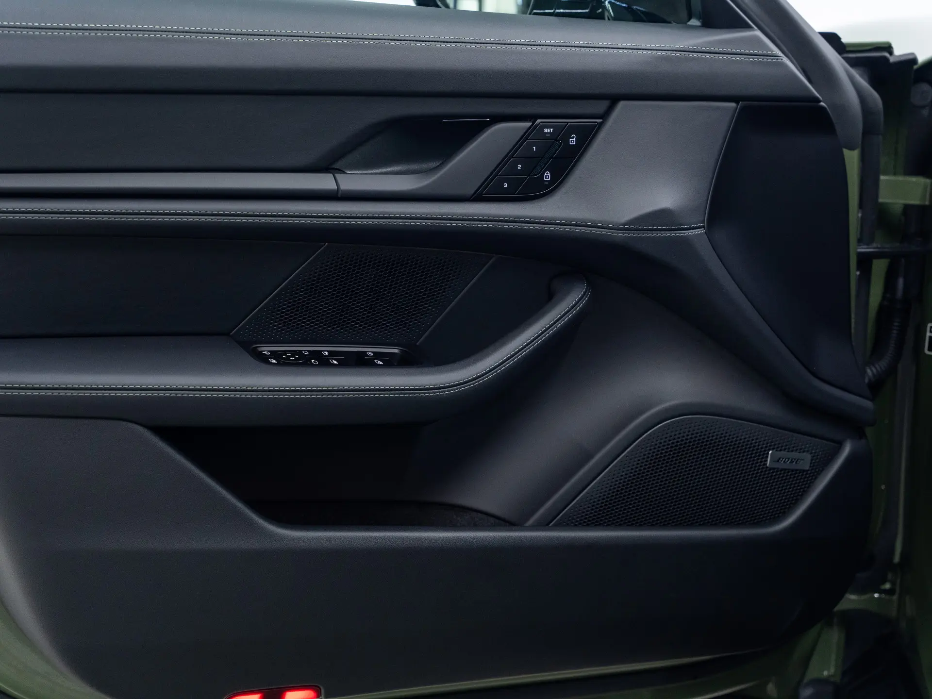 Taycan Sport Turismo Black Edition
