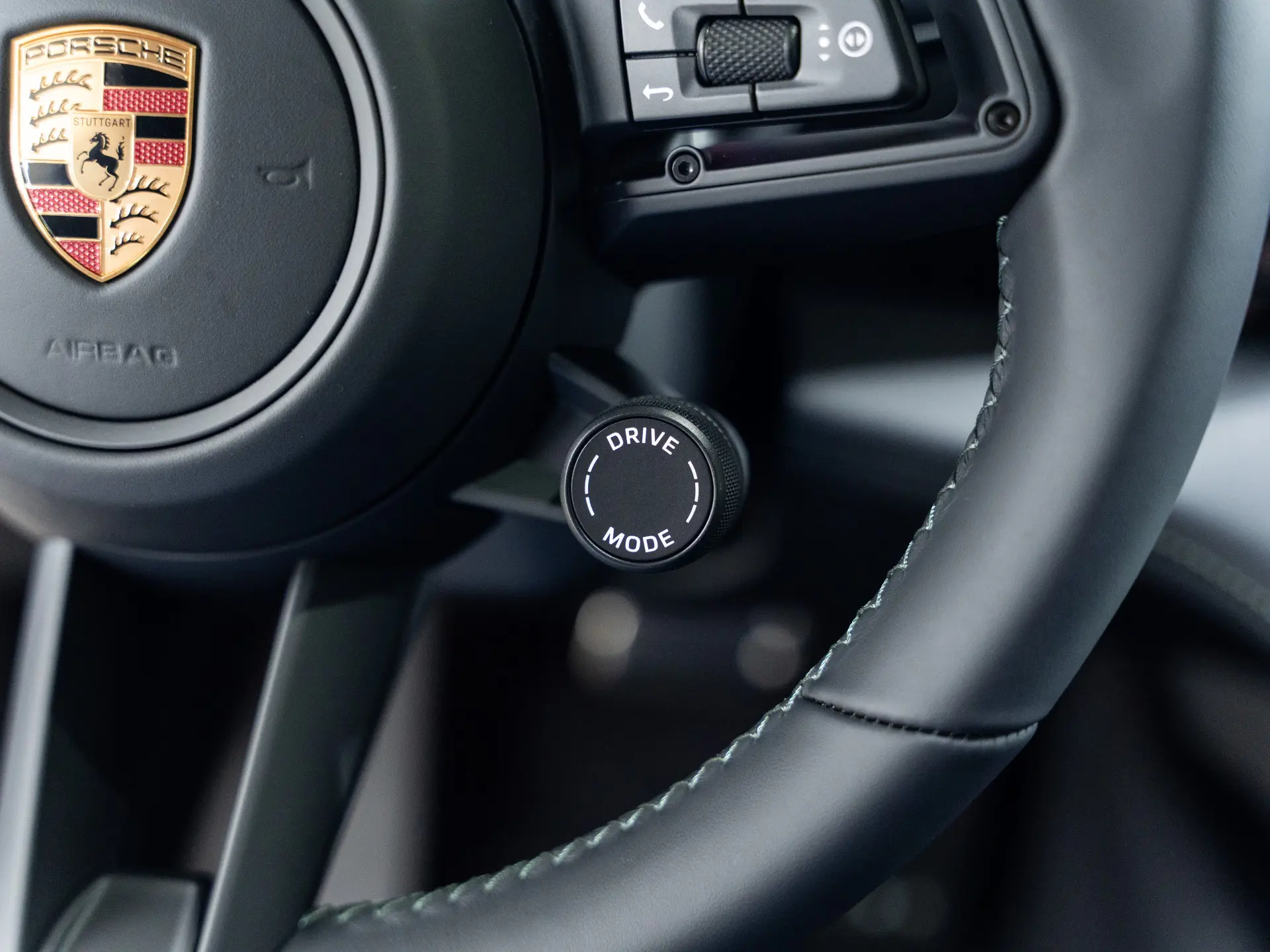 Taycan Sport Turismo Black Edition