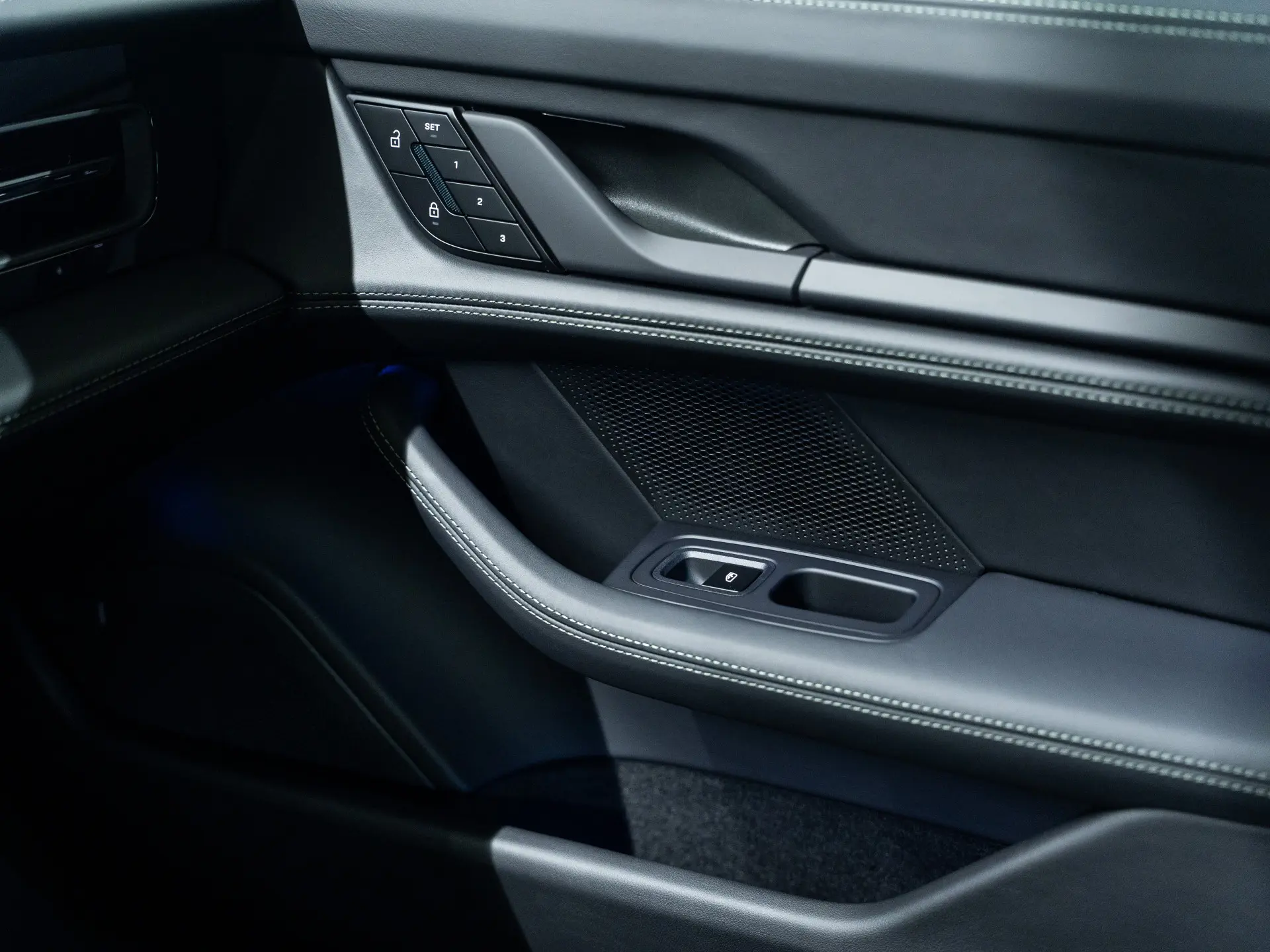 Taycan Sport Turismo Black Edition
