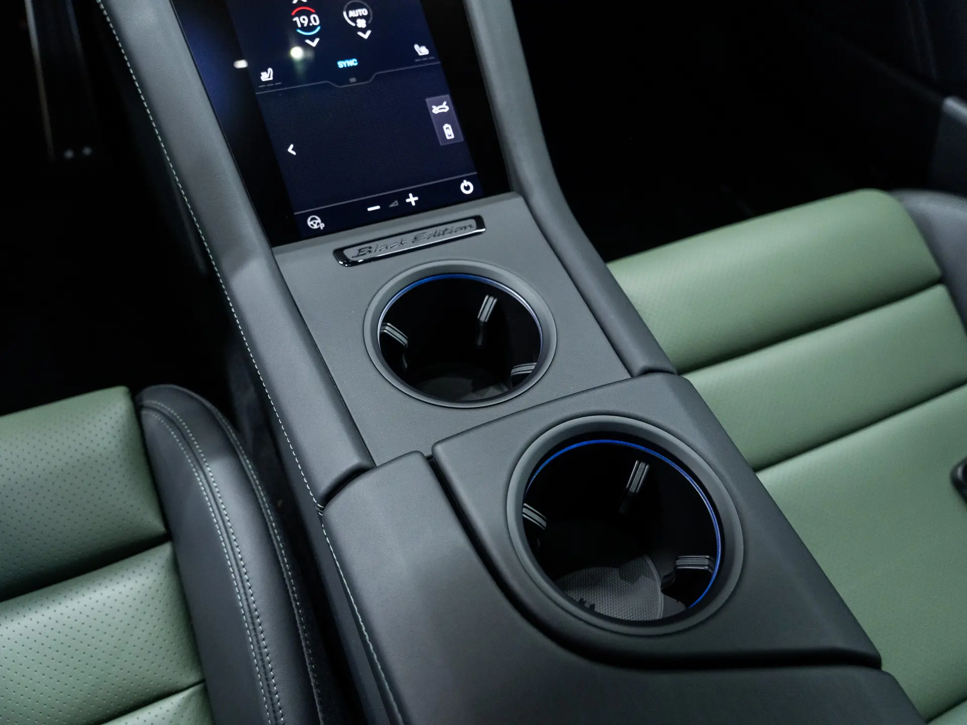 Taycan Sport Turismo Black Edition