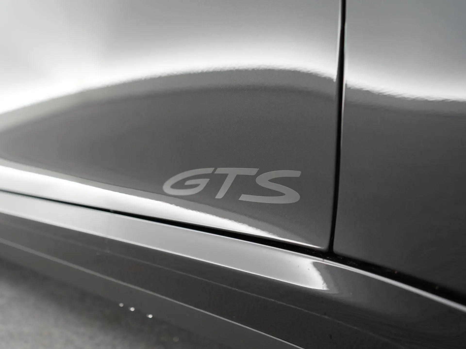 911 3.6 T-Hybrid 4 GTS