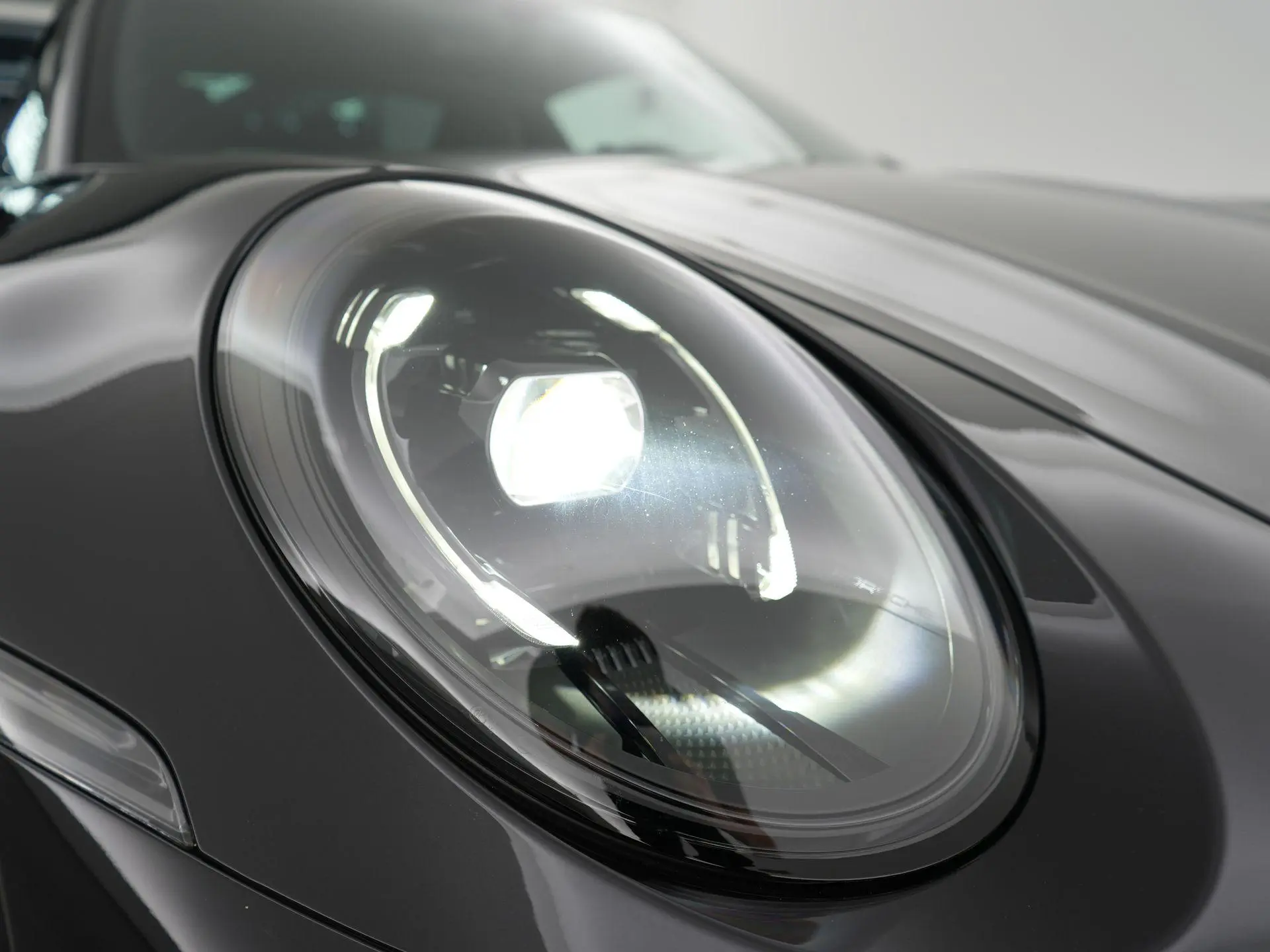 911 3.6 T-Hybrid 4 GTS