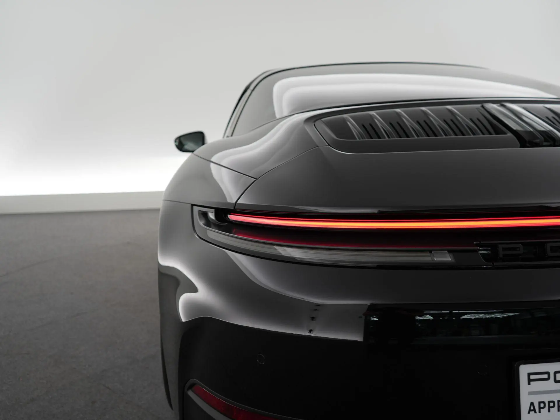 911 3.6 T-Hybrid 4 GTS