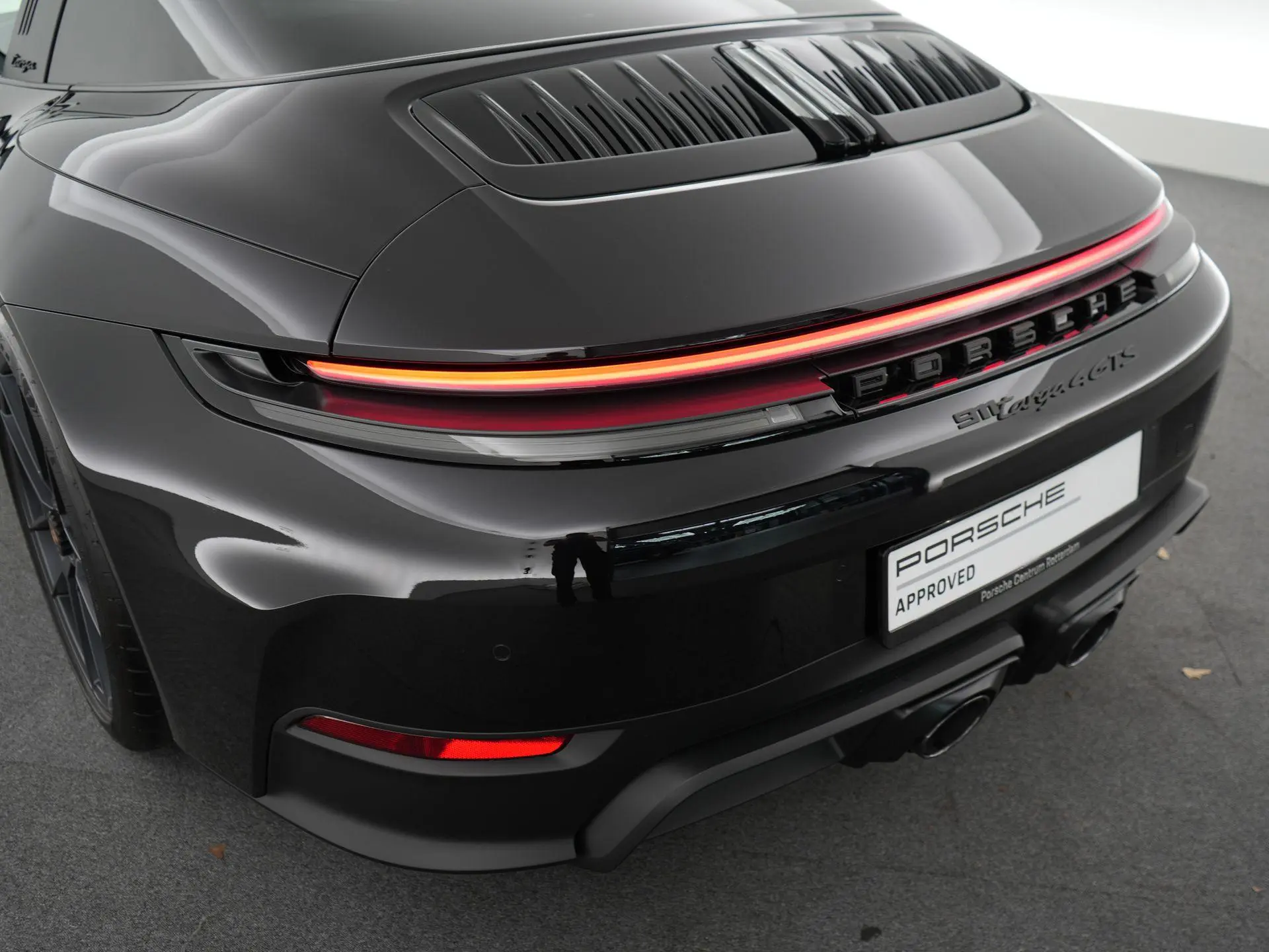 911 3.6 T-Hybrid 4 GTS