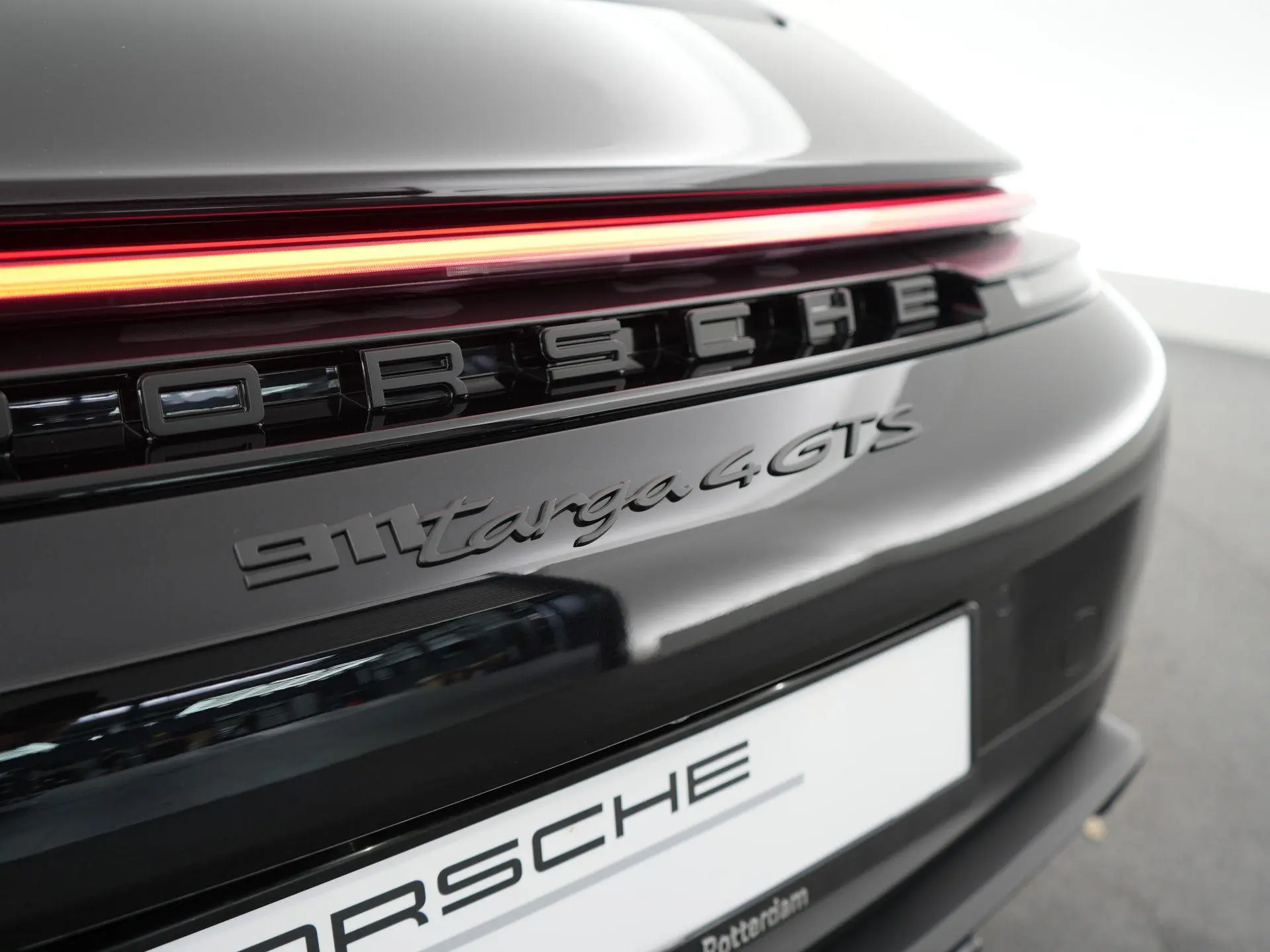 911 3.6 T-Hybrid 4 GTS