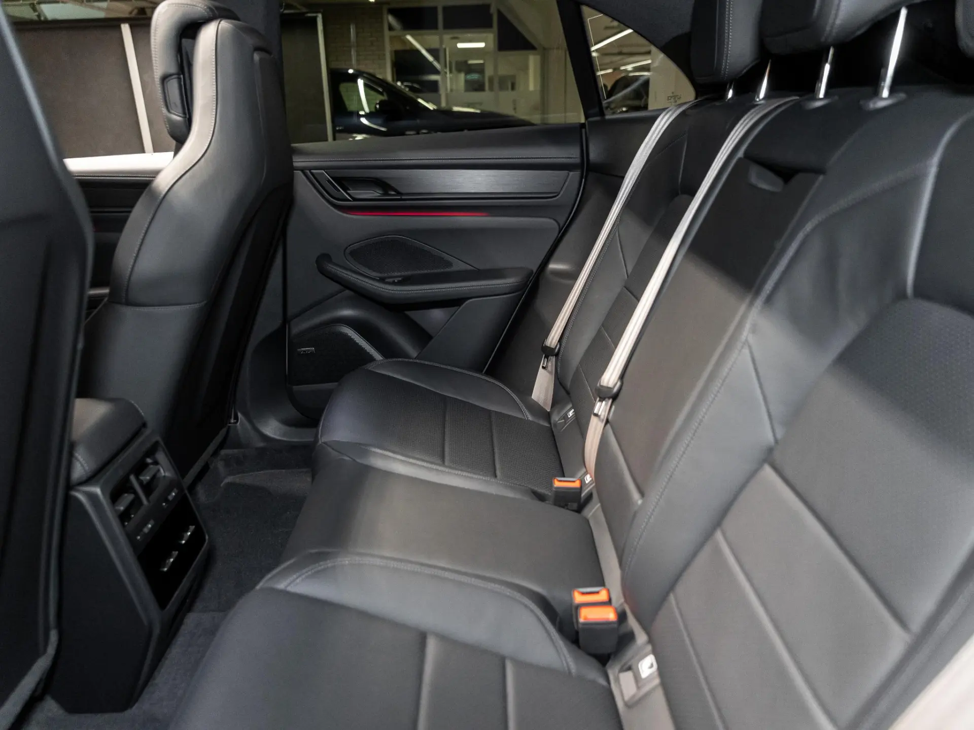Macan 4 100 kWh