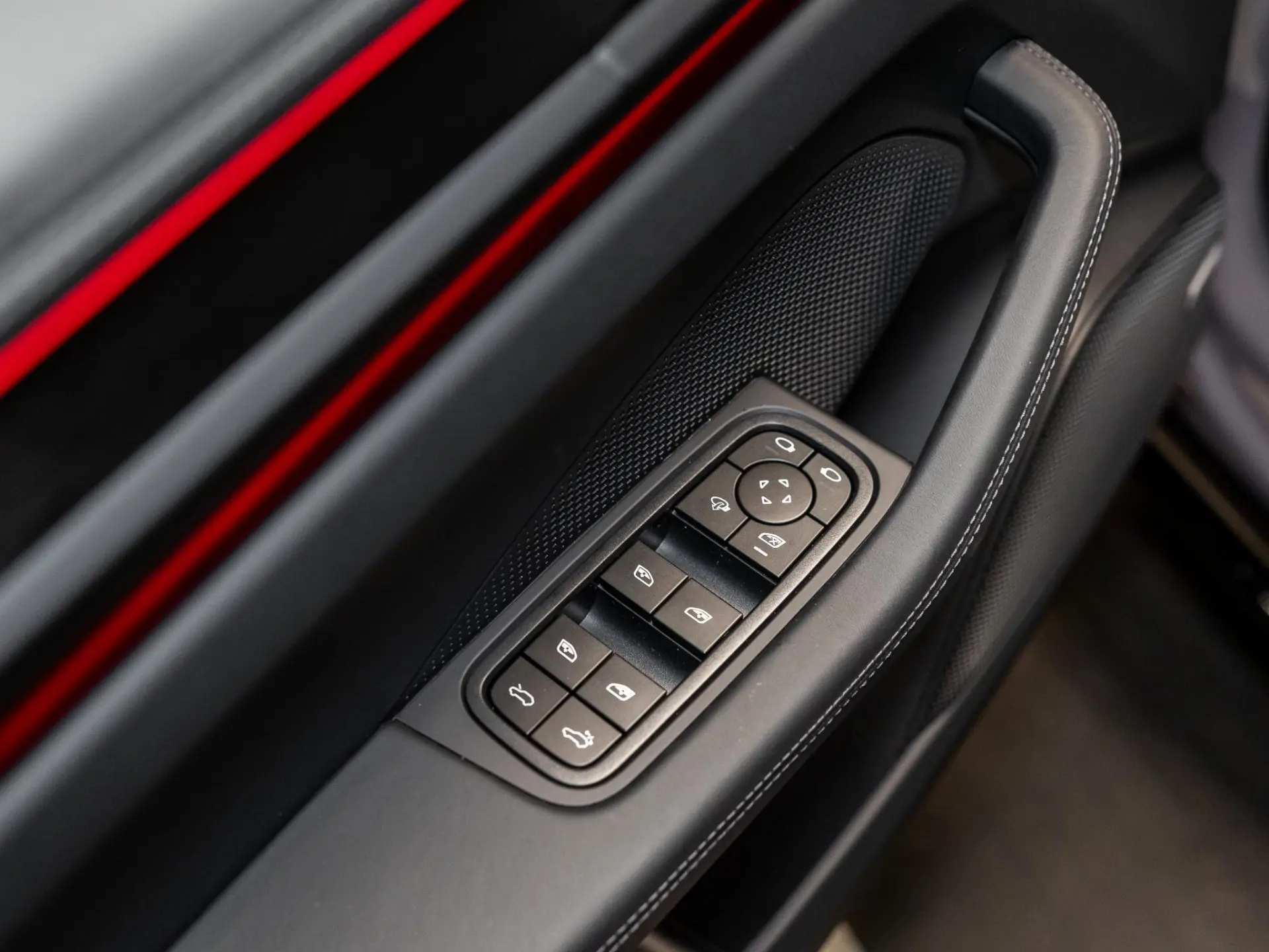 Macan 4 100 kWh