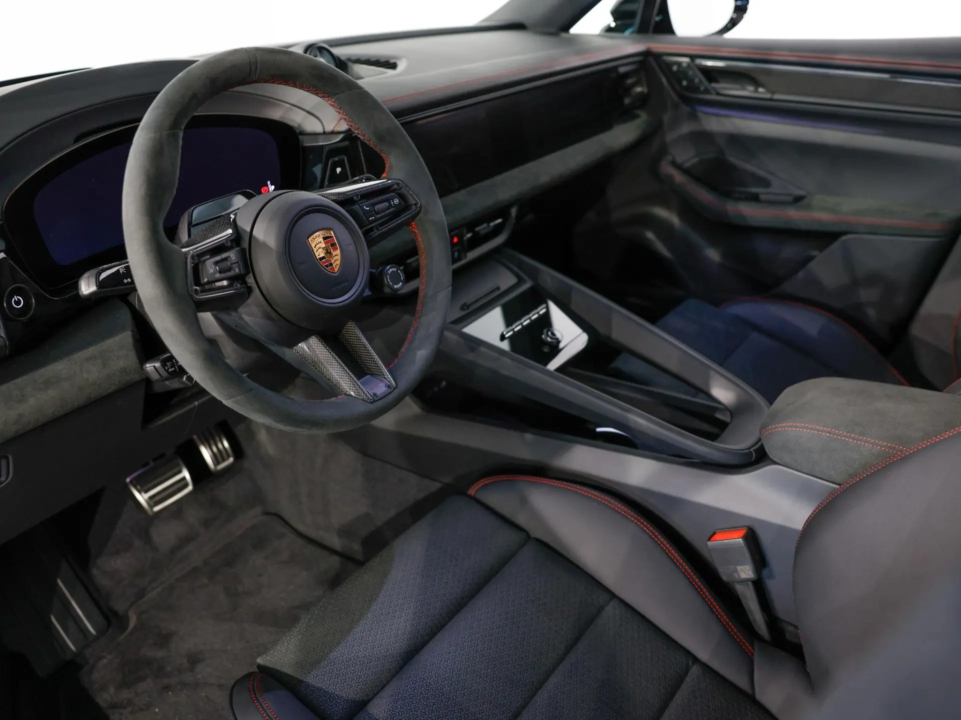 Macan GTS 100 kWh