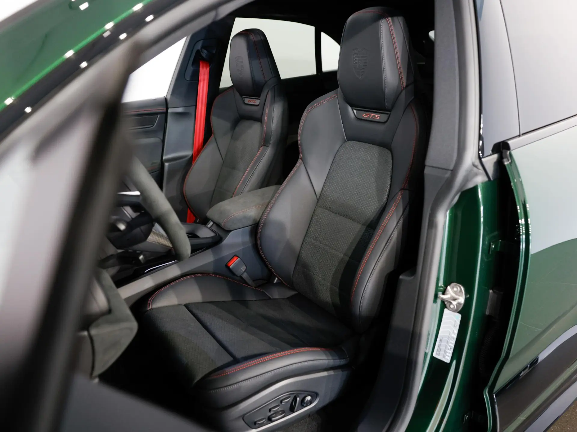 Macan GTS 100 kWh