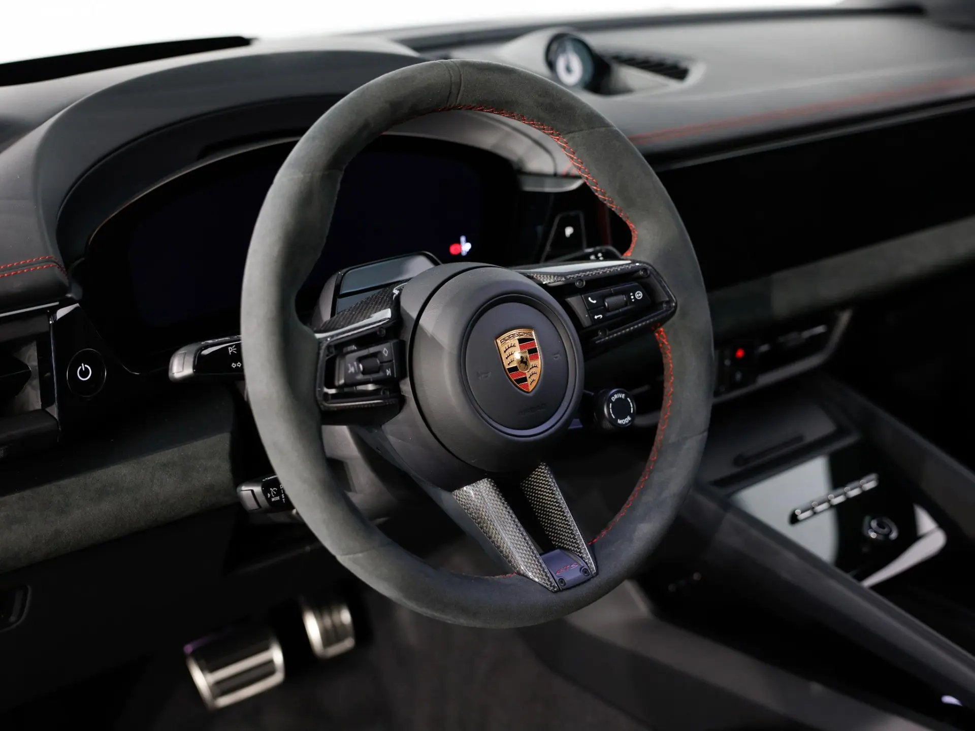 Macan GTS 100 kWh