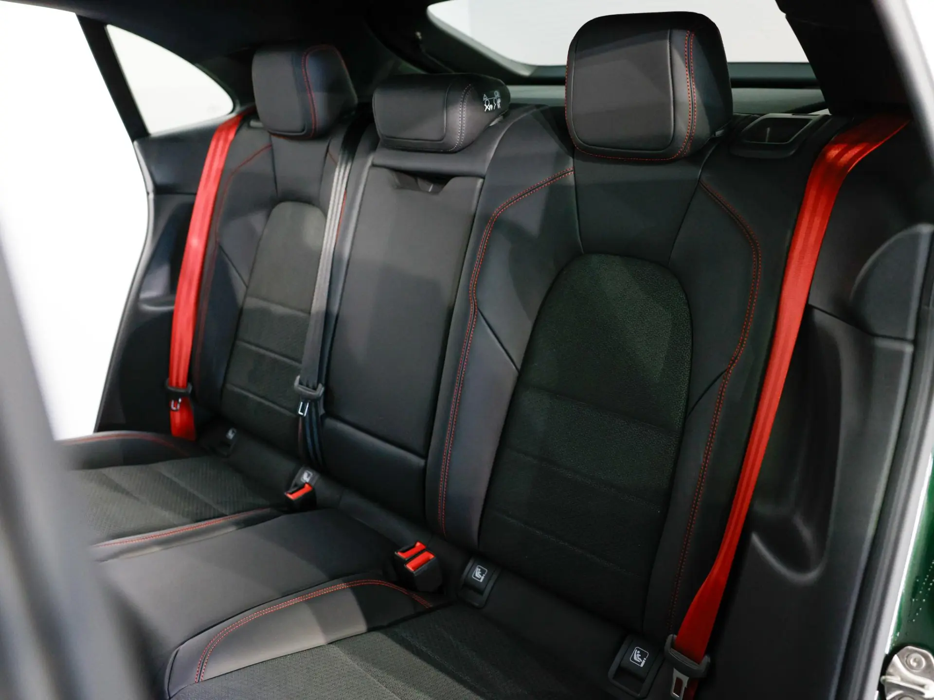 Macan GTS 100 kWh