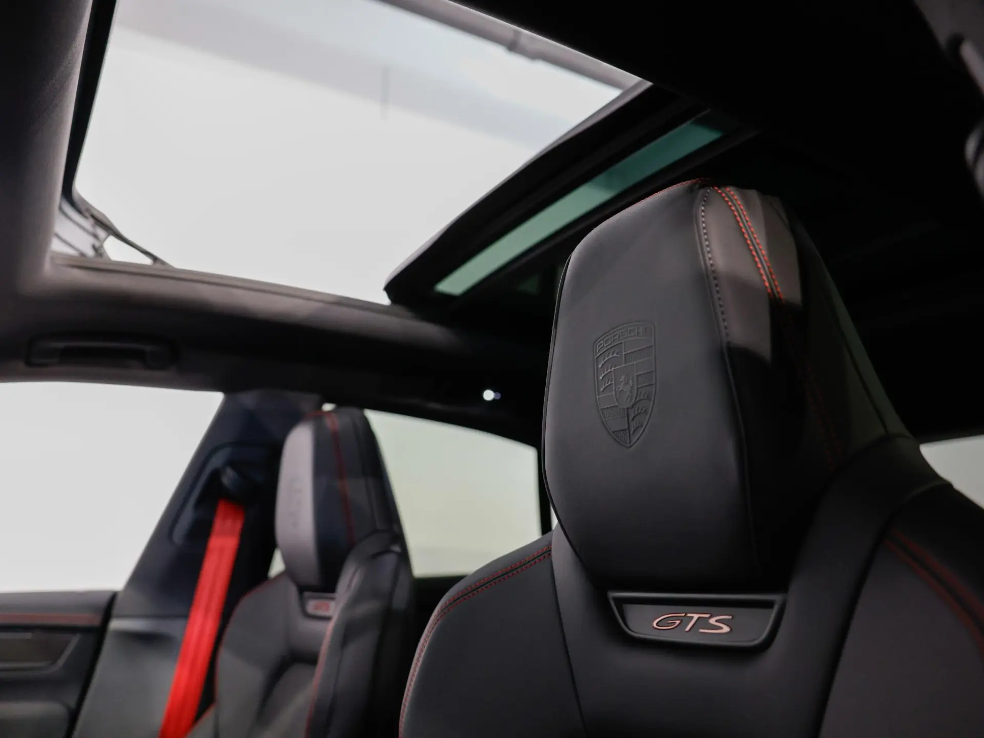 Macan GTS 100 kWh