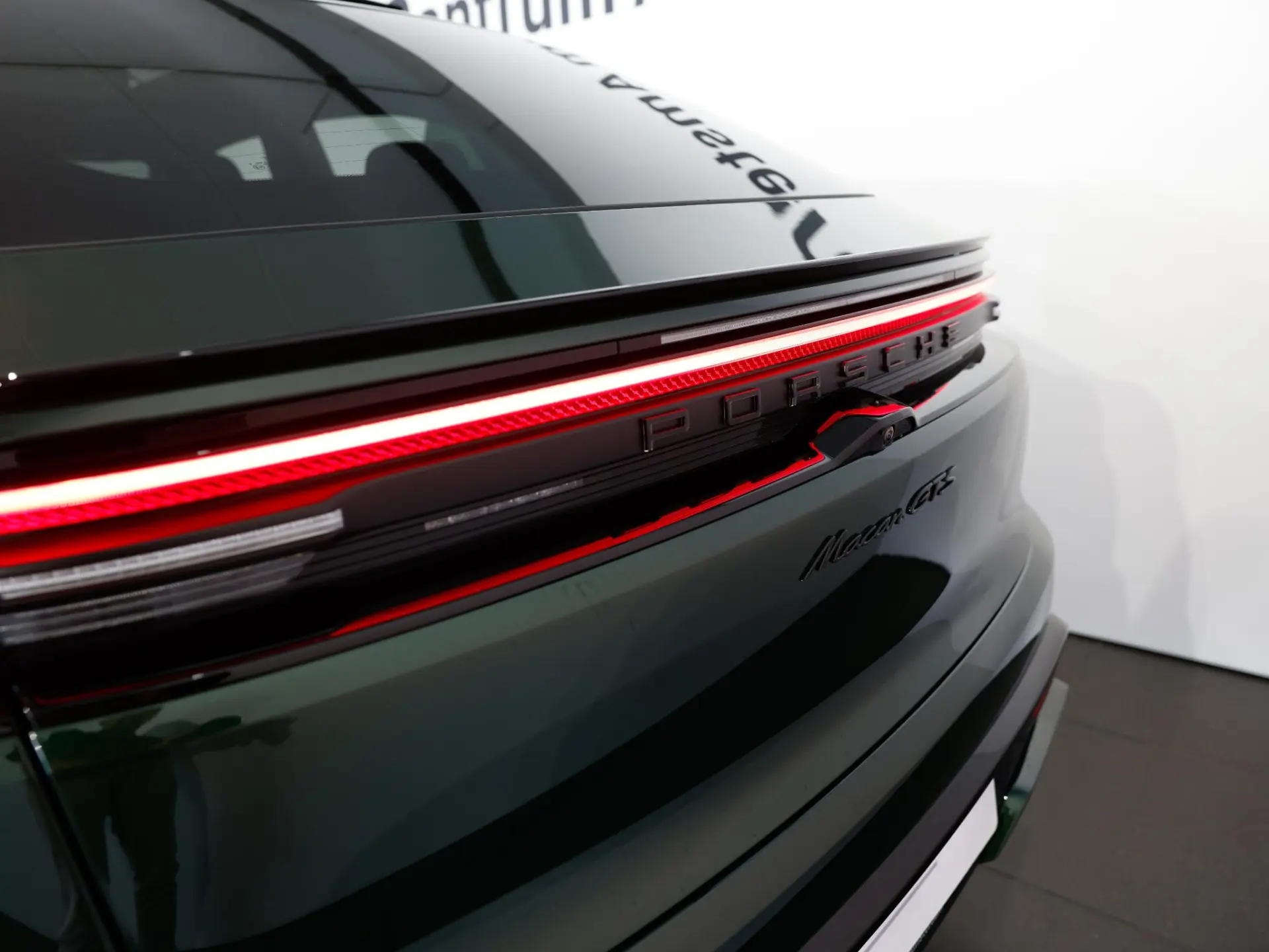 Macan GTS 100 kWh