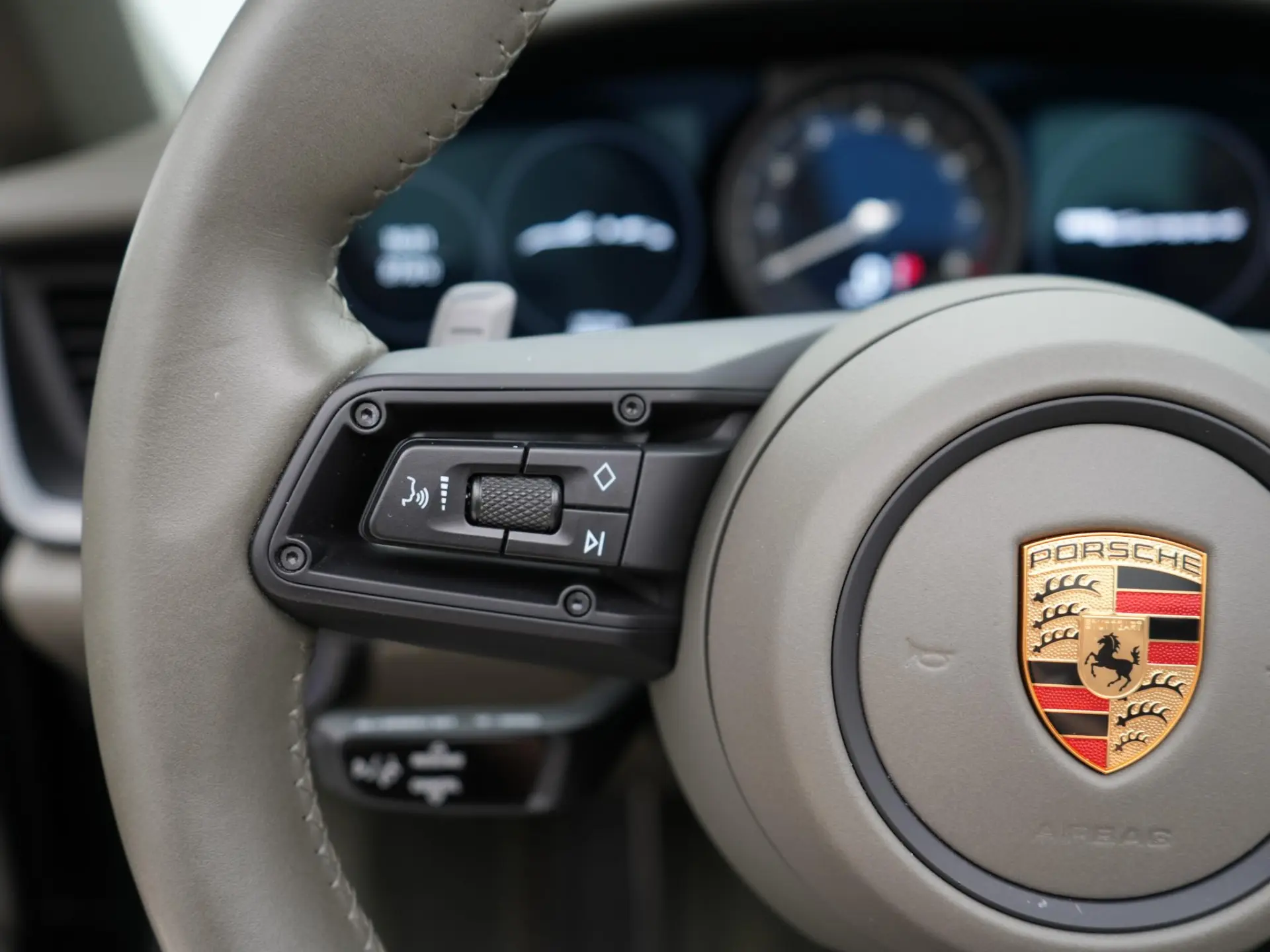 911 Cabrio Carrera 4