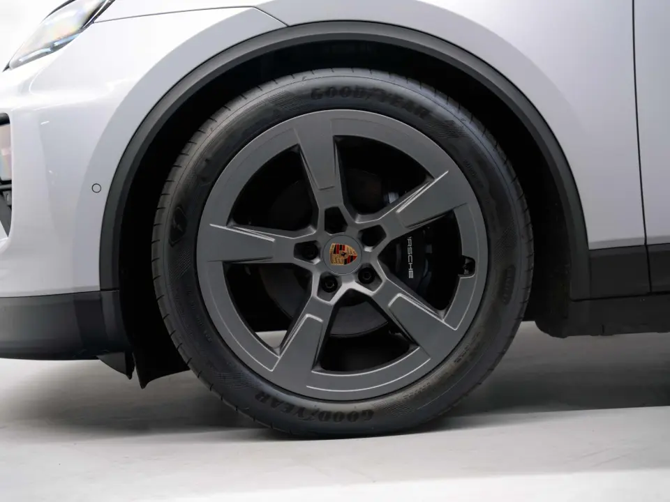 Macan 4