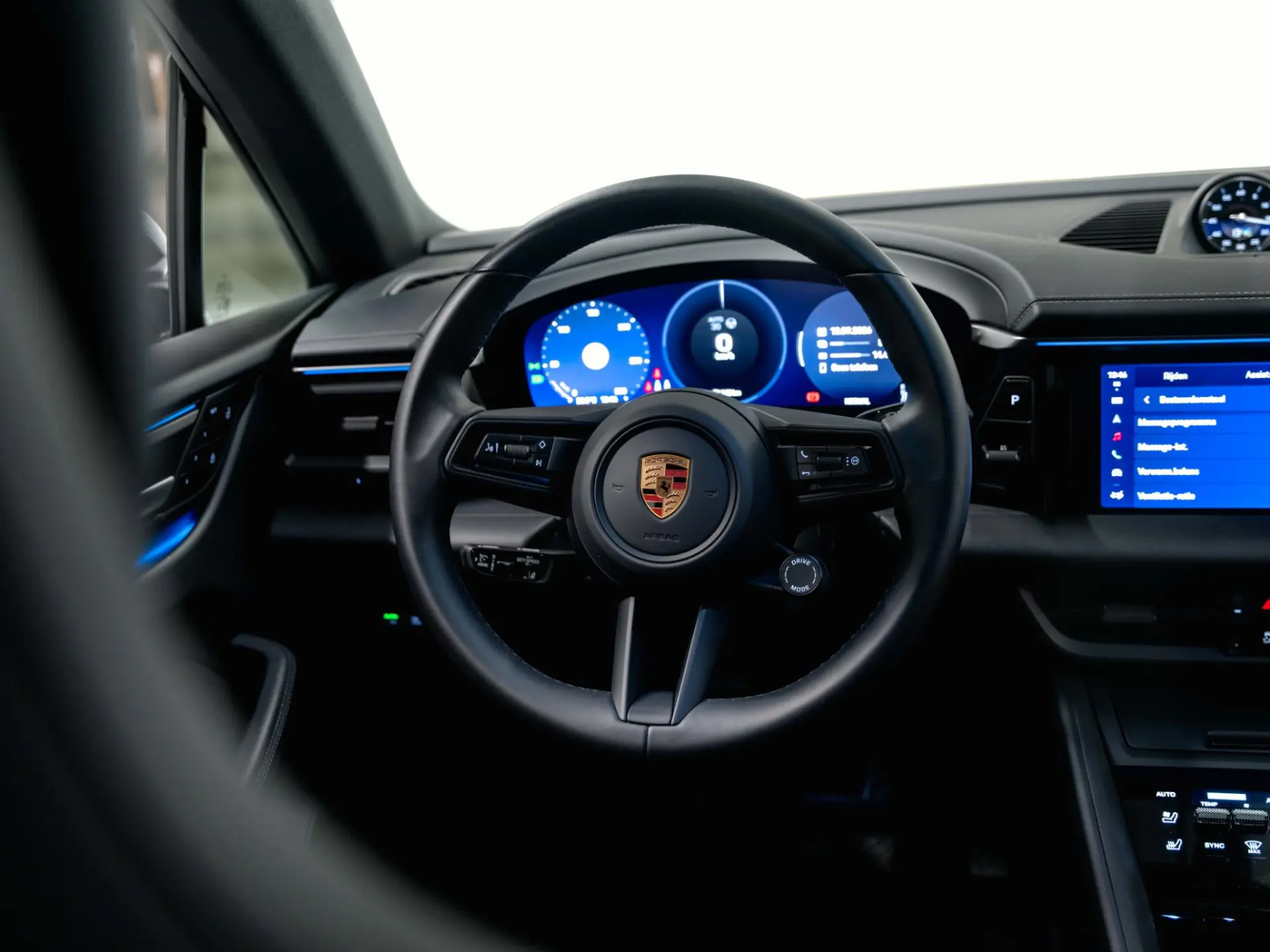 Macan 4