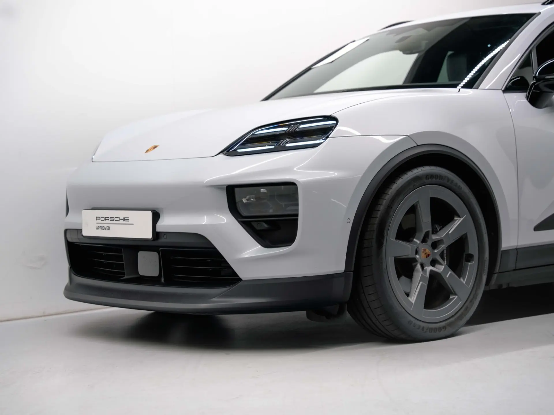 Macan 4