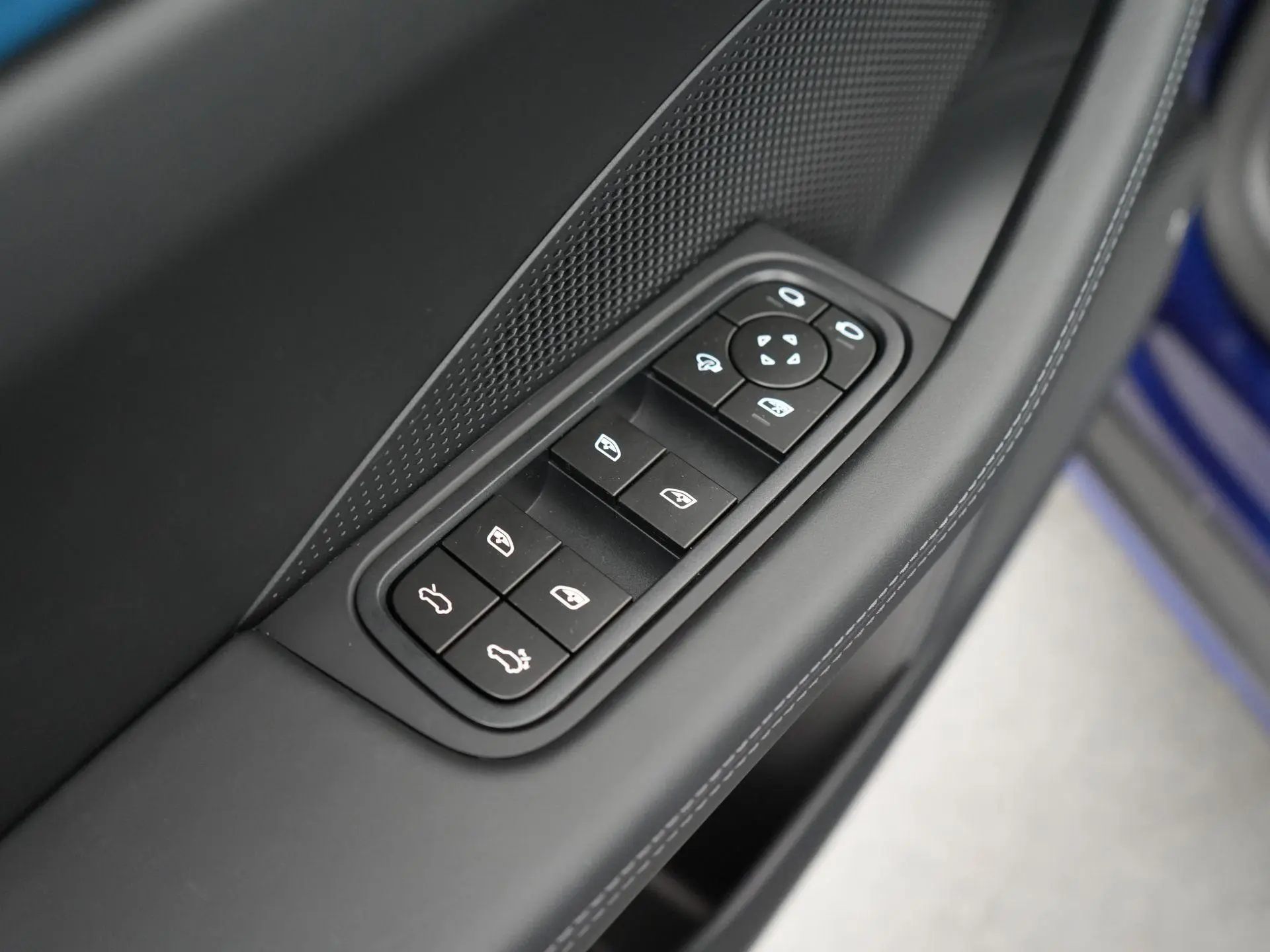 Macan 4 100 kWh
