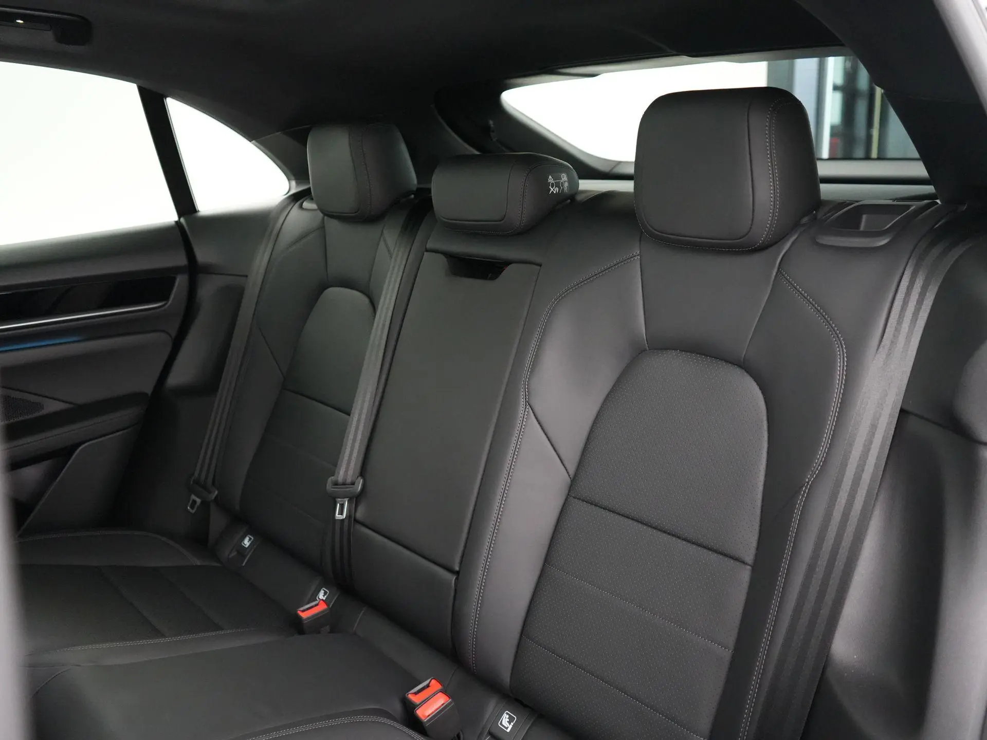 Macan 4 100 kWh