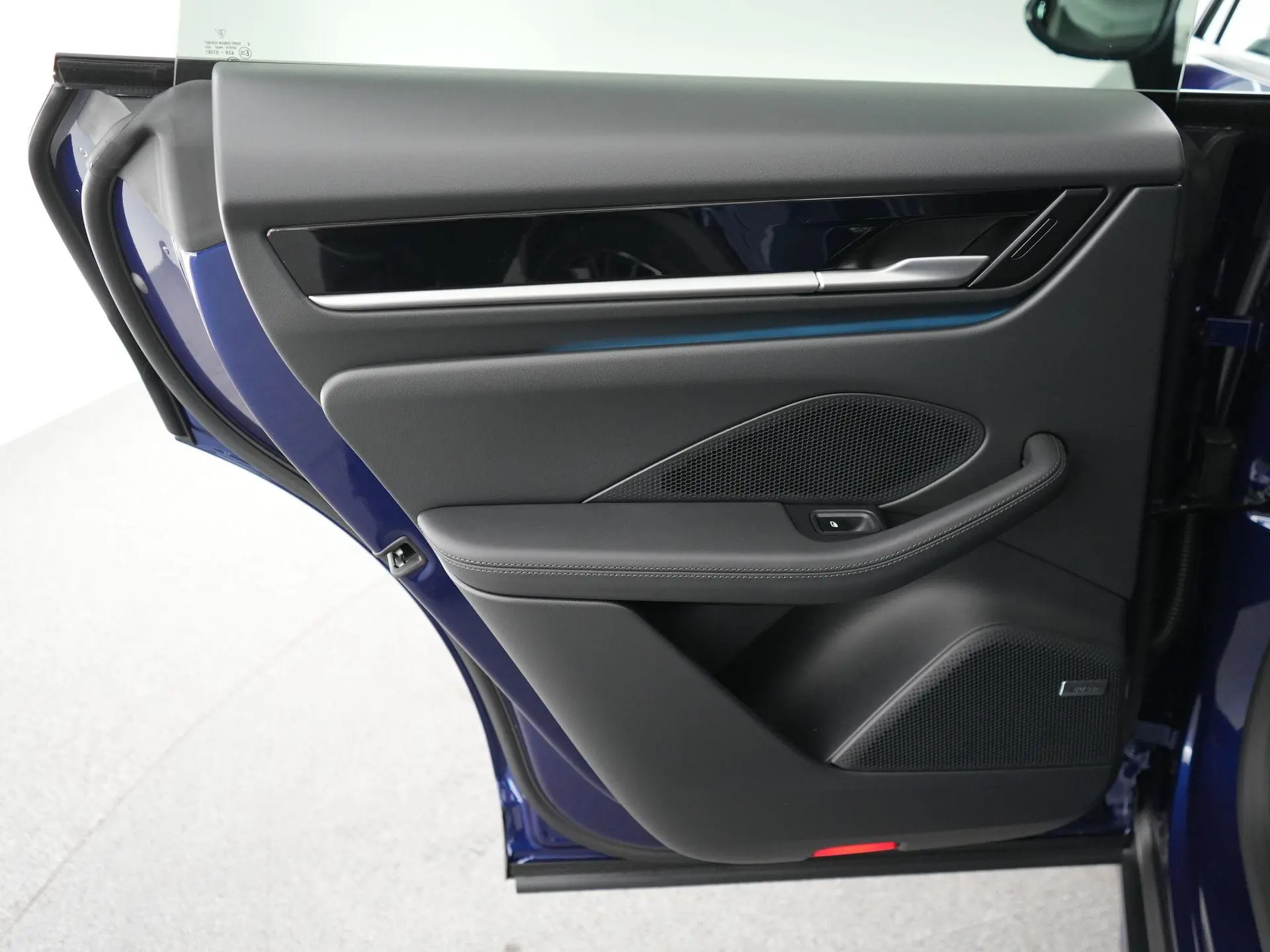 Macan 4 100 kWh