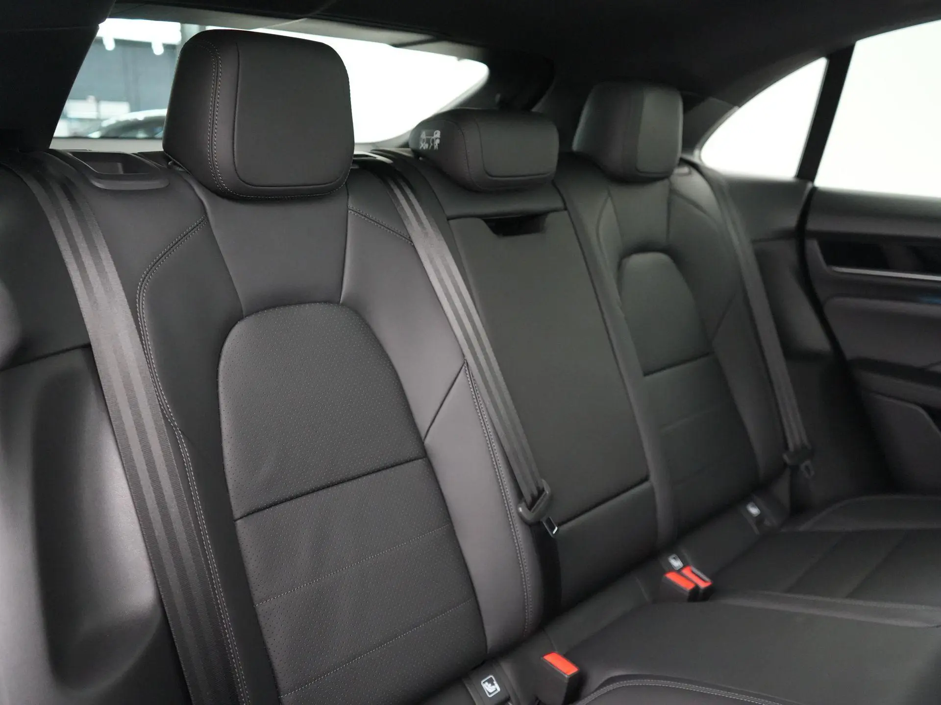 Macan 4 100 kWh