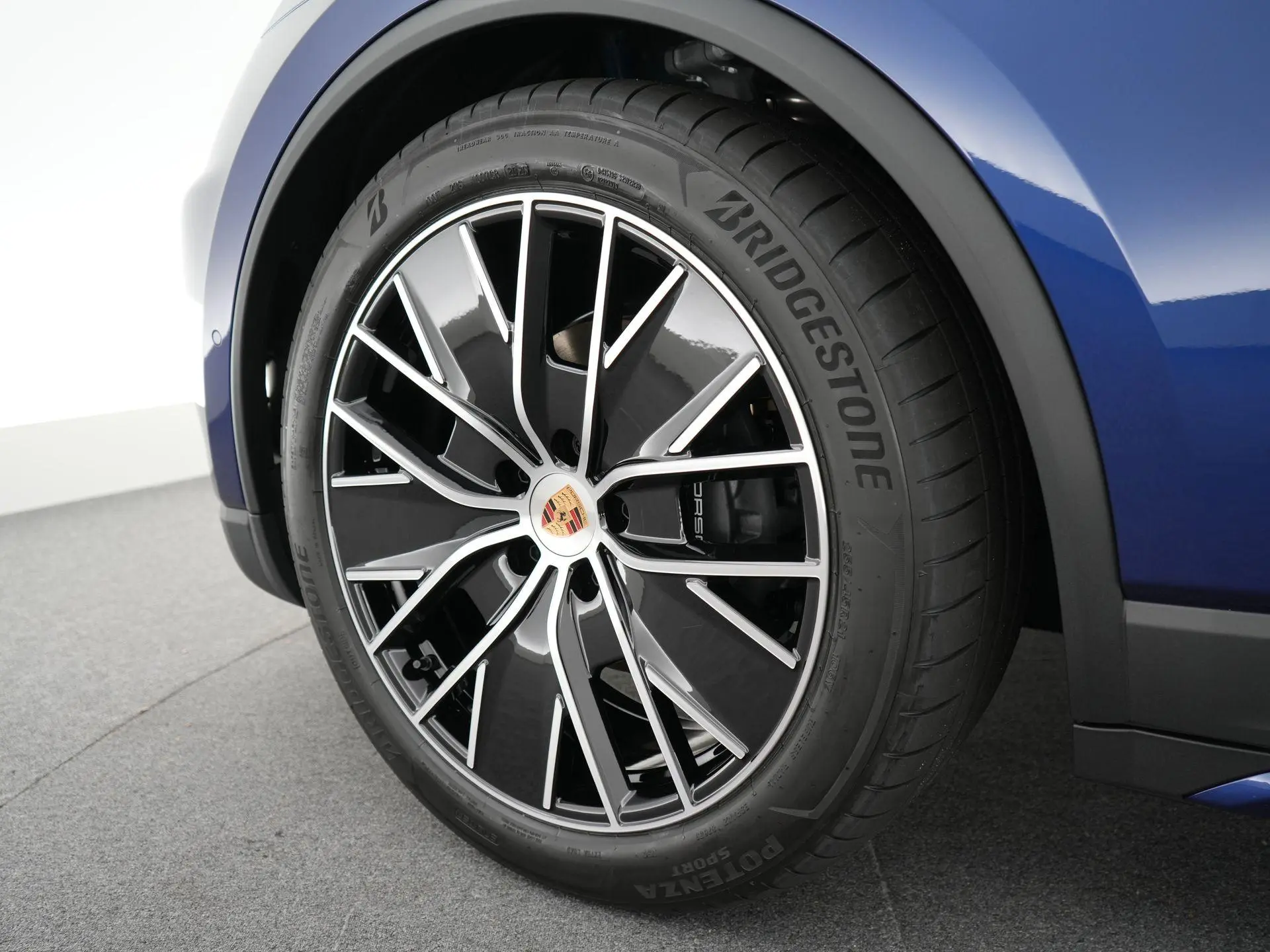Macan 4 100 kWh