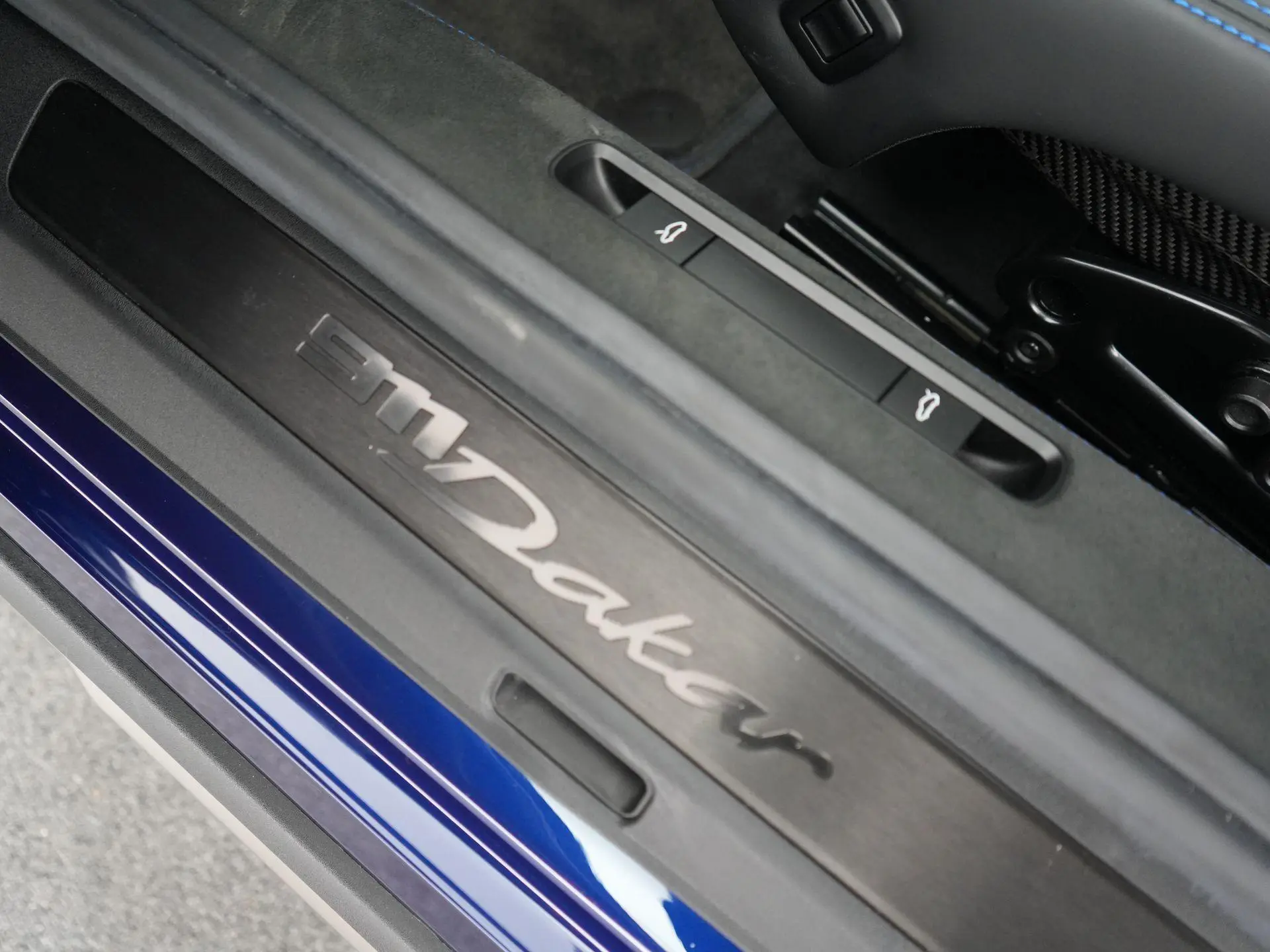 911 Dakar