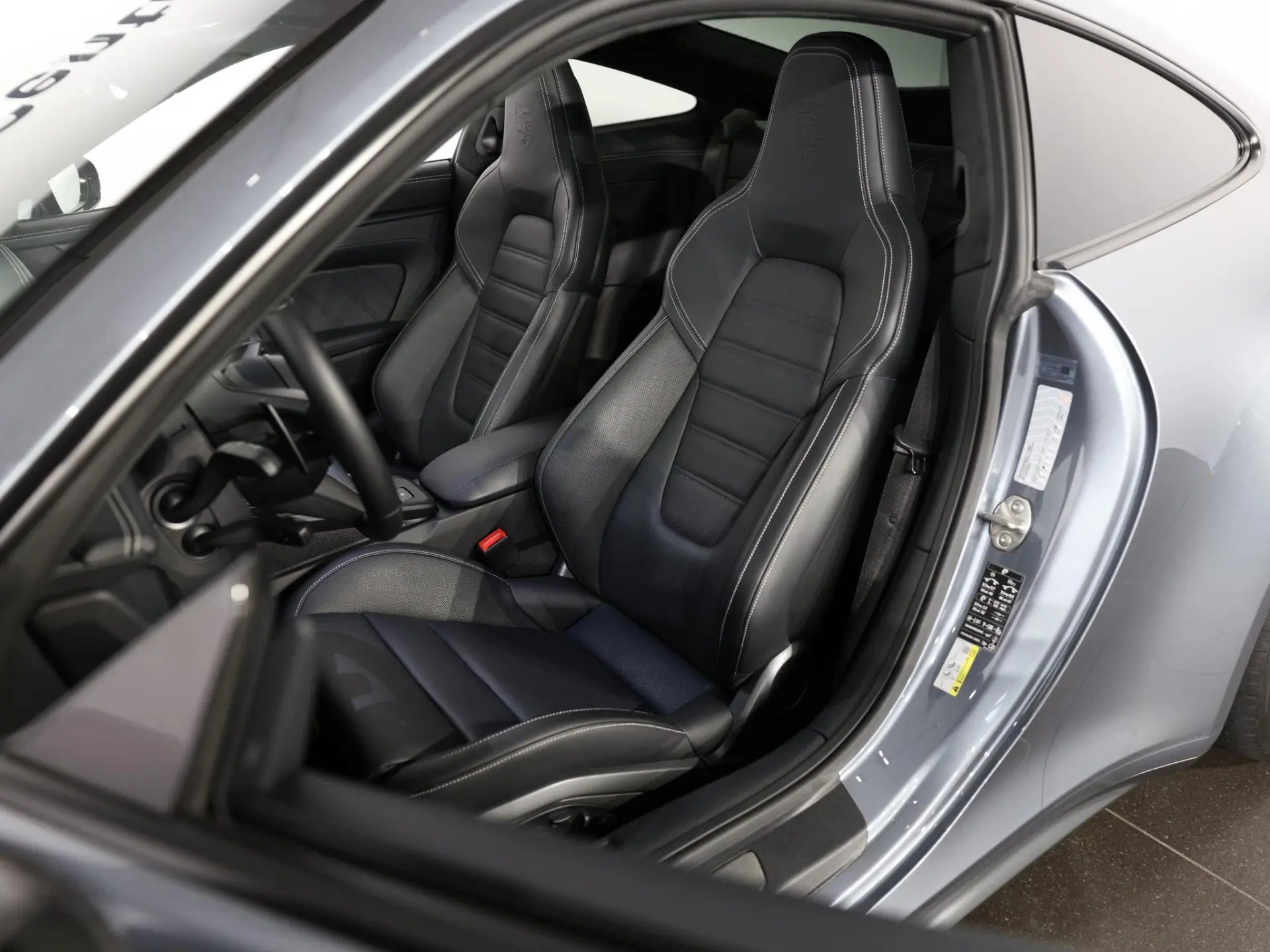 911 Carrera 4 GTS