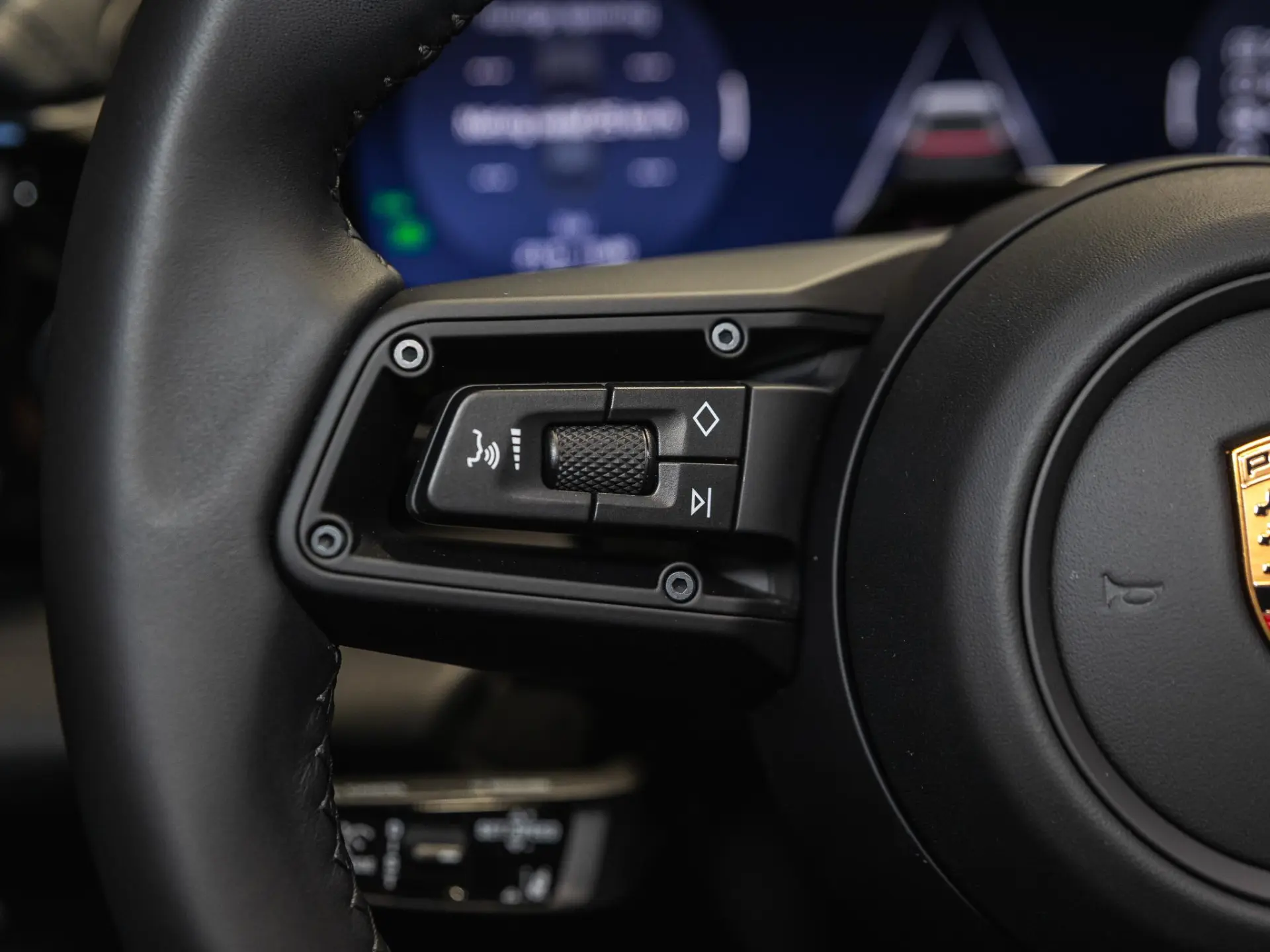 Macan 4 100 kWh