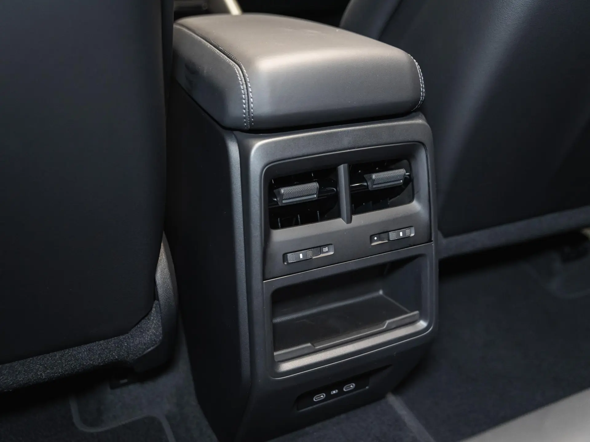 Macan 4 100 kWh