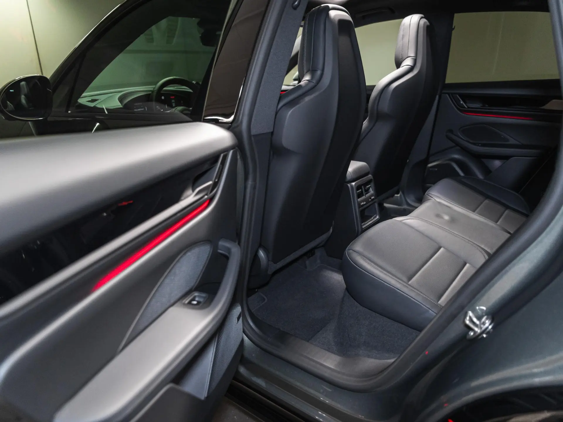 Macan 4 100 kWh
