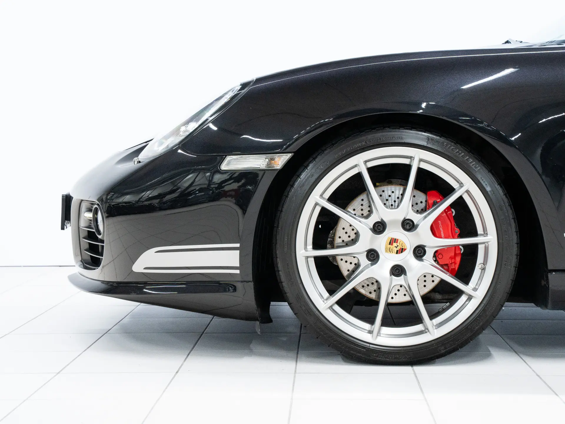 Cayman R