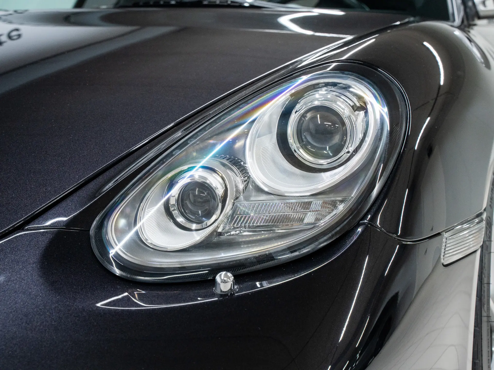 Cayman R