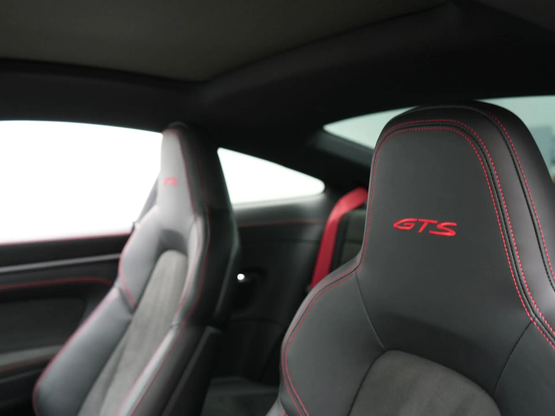 911 Carrera 4 GTS
