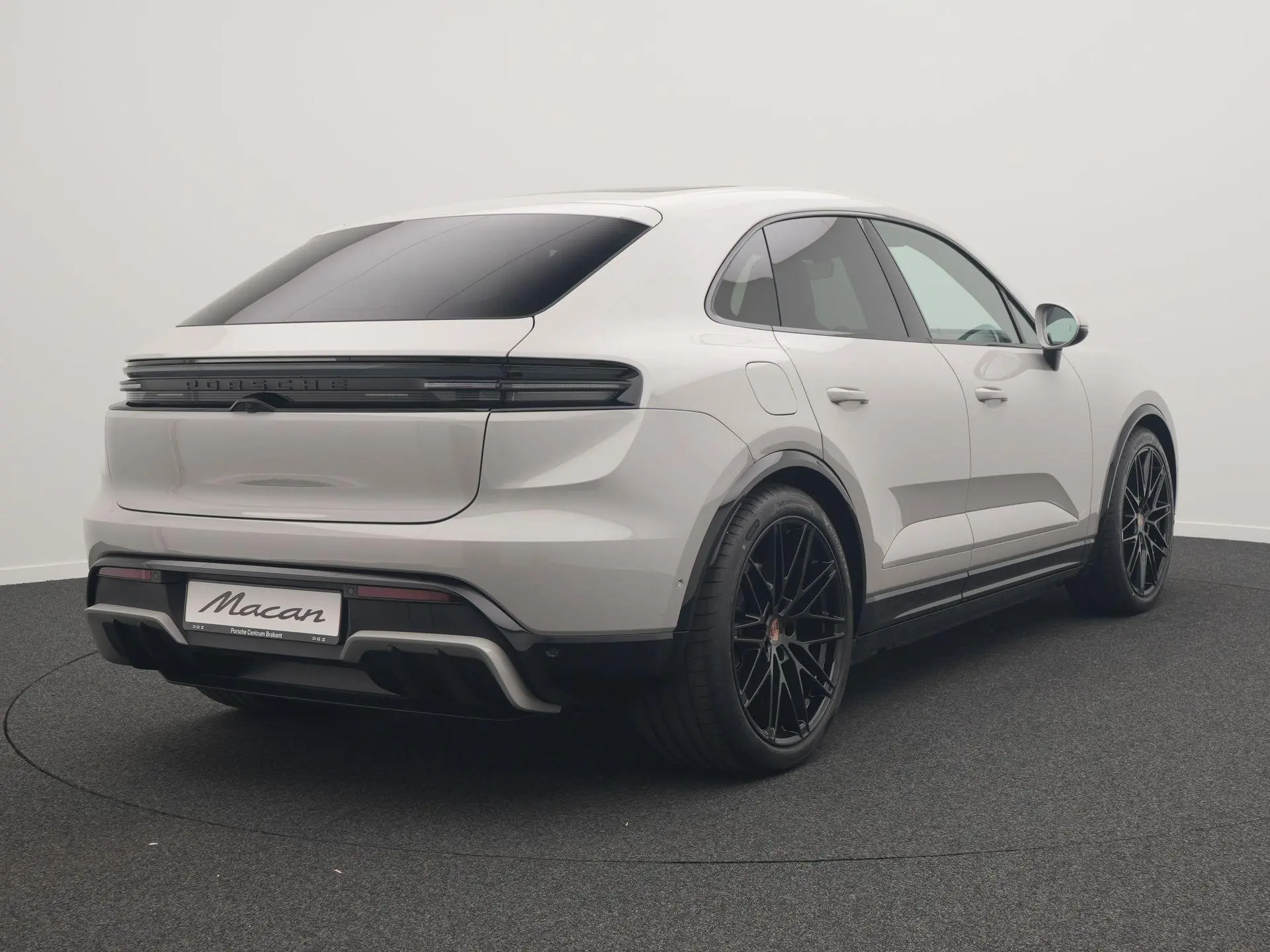 Macan 4