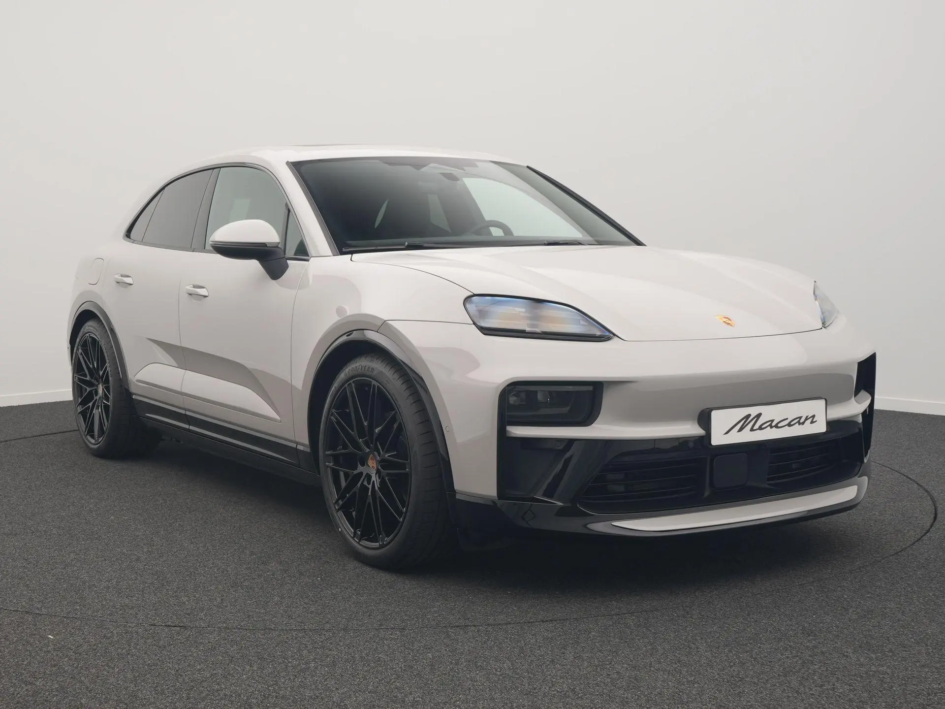 Macan 4