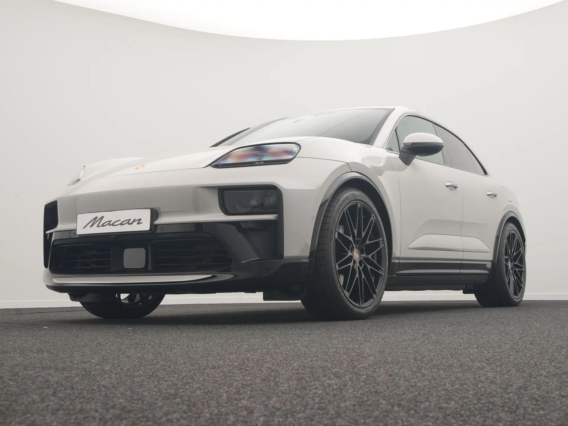 Macan 4