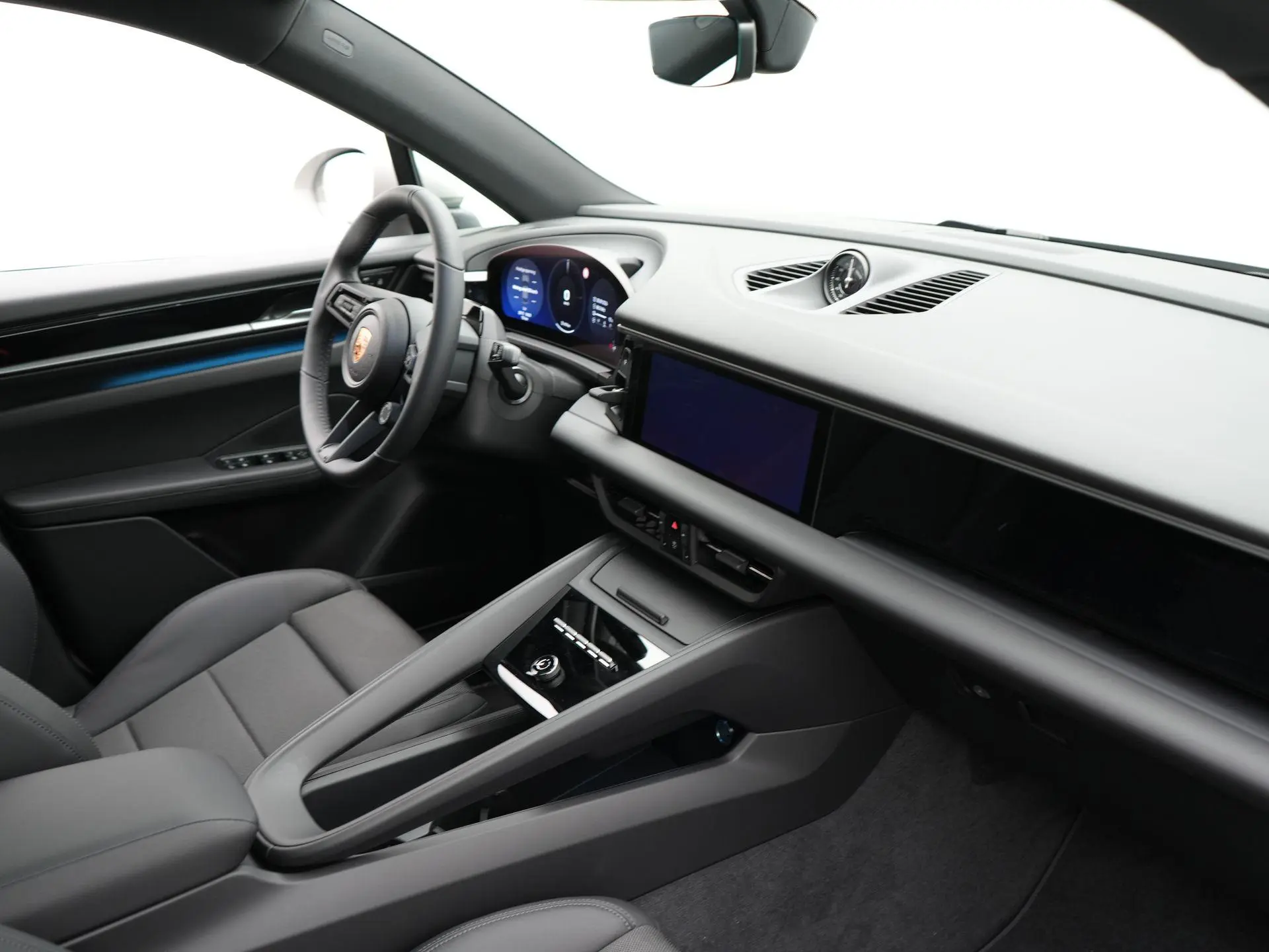Macan 4
