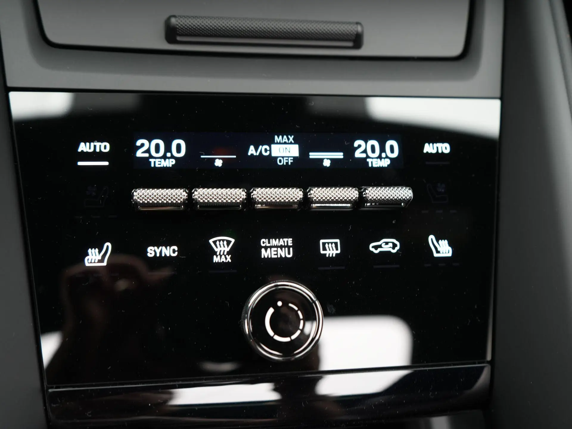 Macan 4