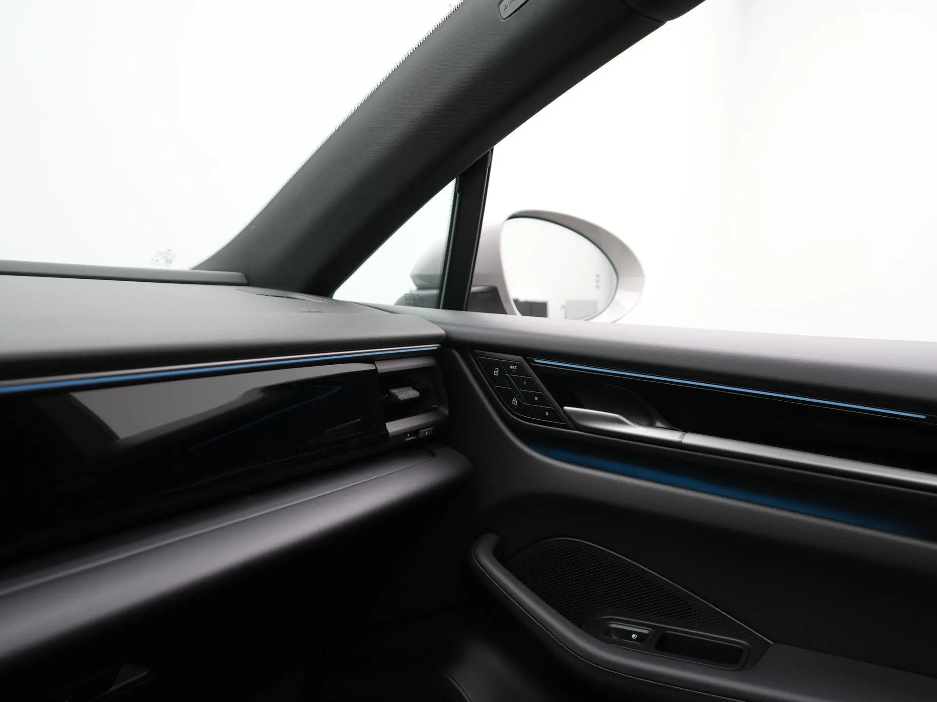 Macan 4