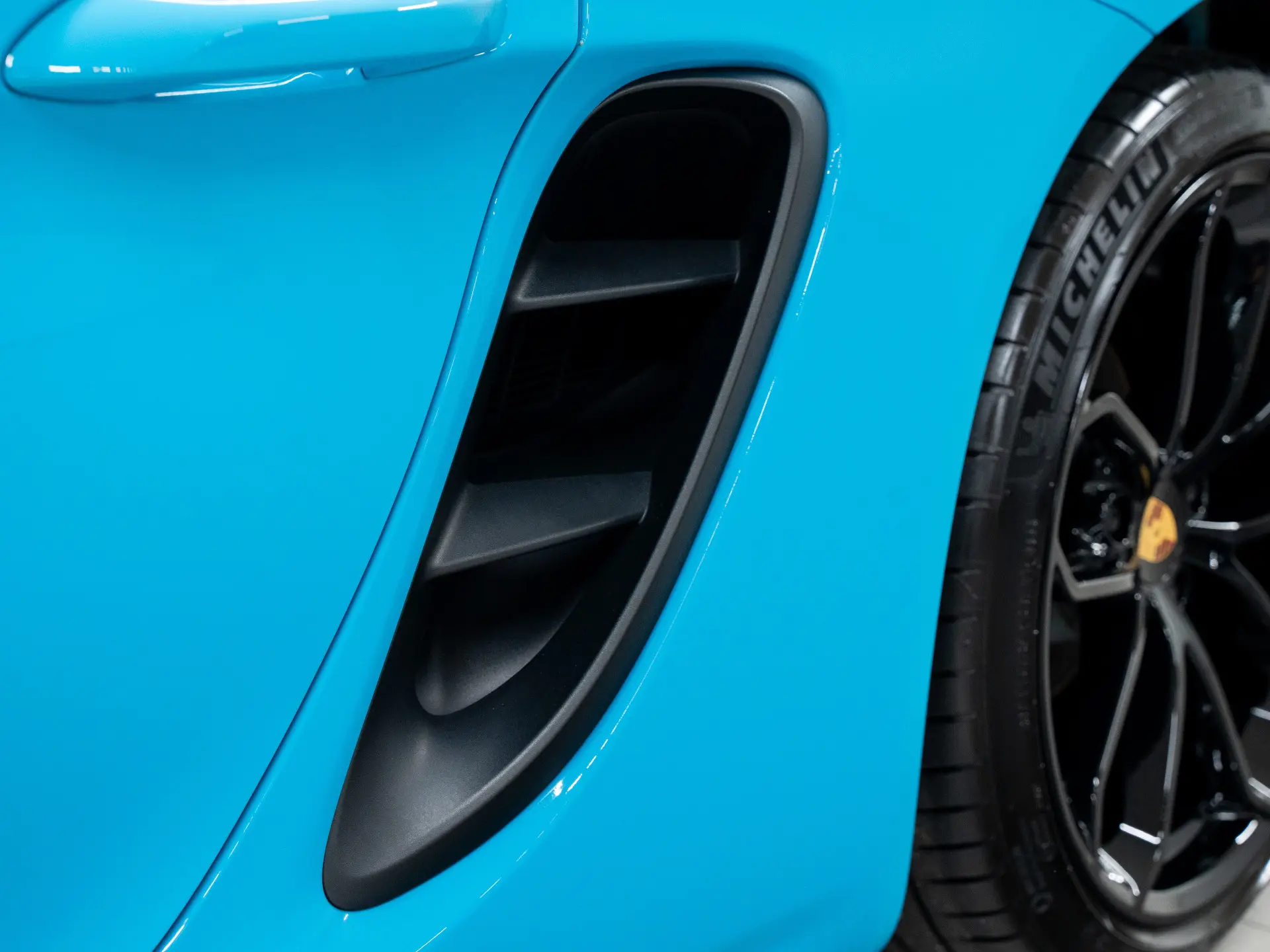 718 Cayman 
