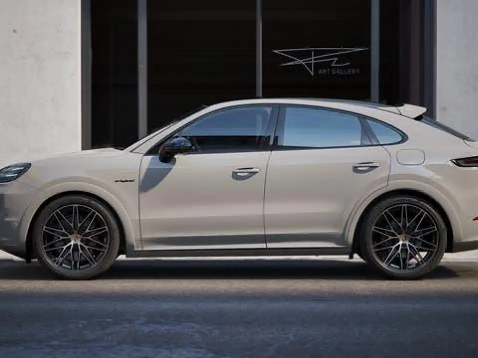 Porsche Cayenne E-Hybrid Black Edition Coupé 
