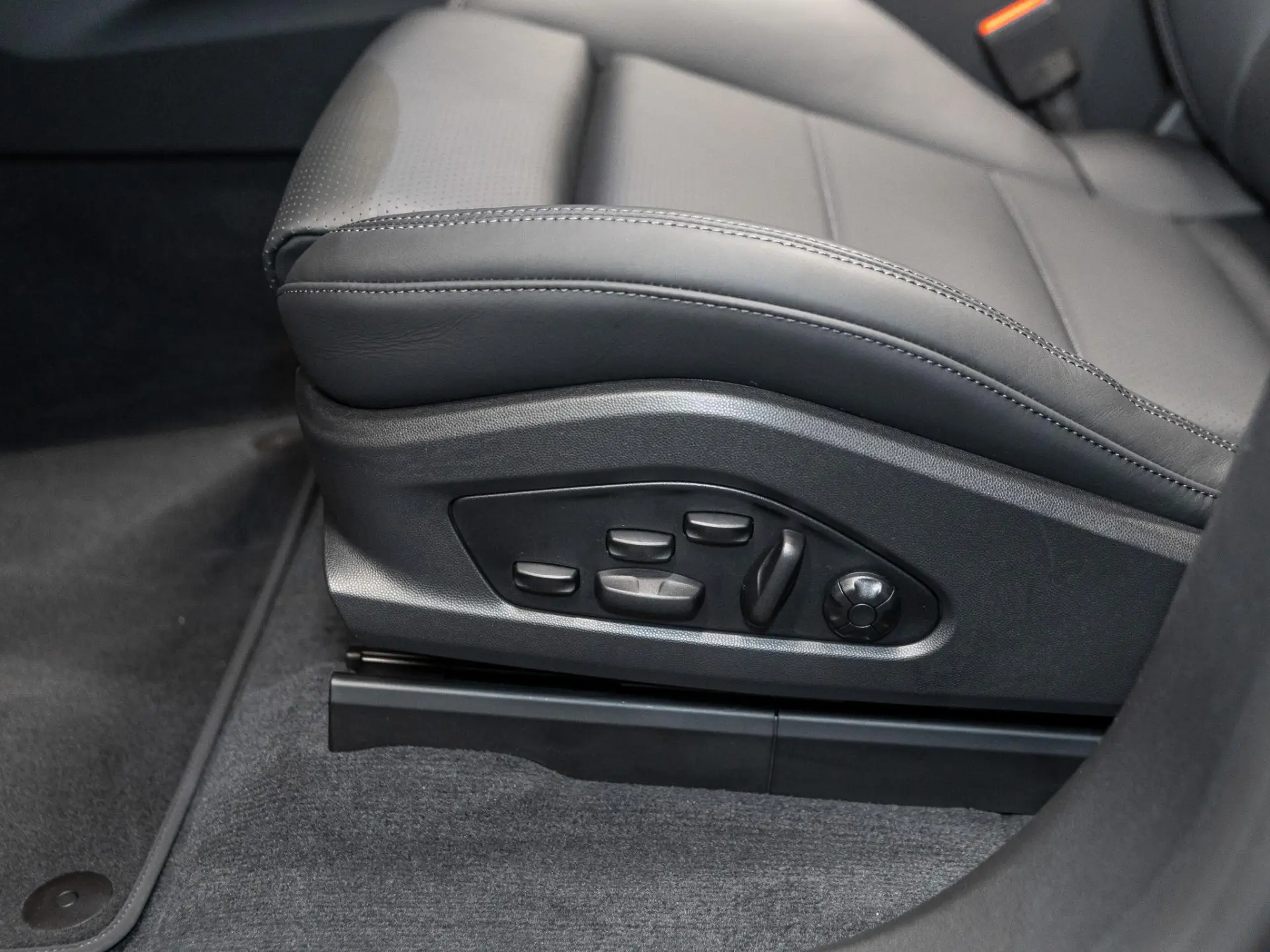 Macan 4 100 kWh