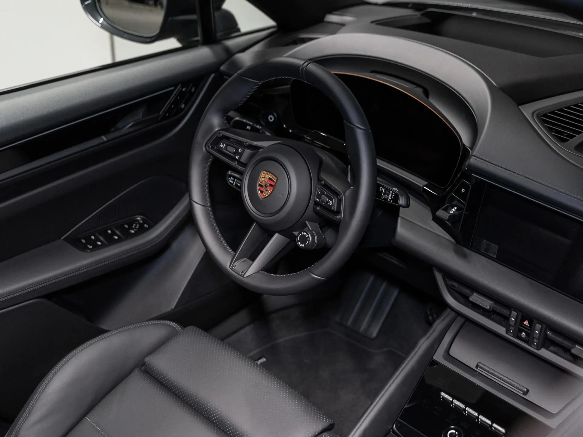 Macan 4 100 kWh
