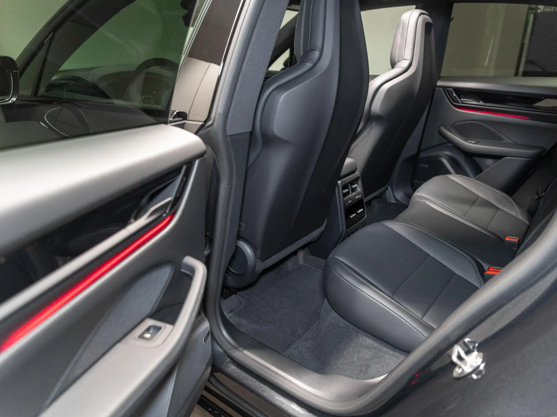 Macan 4 100 kWh