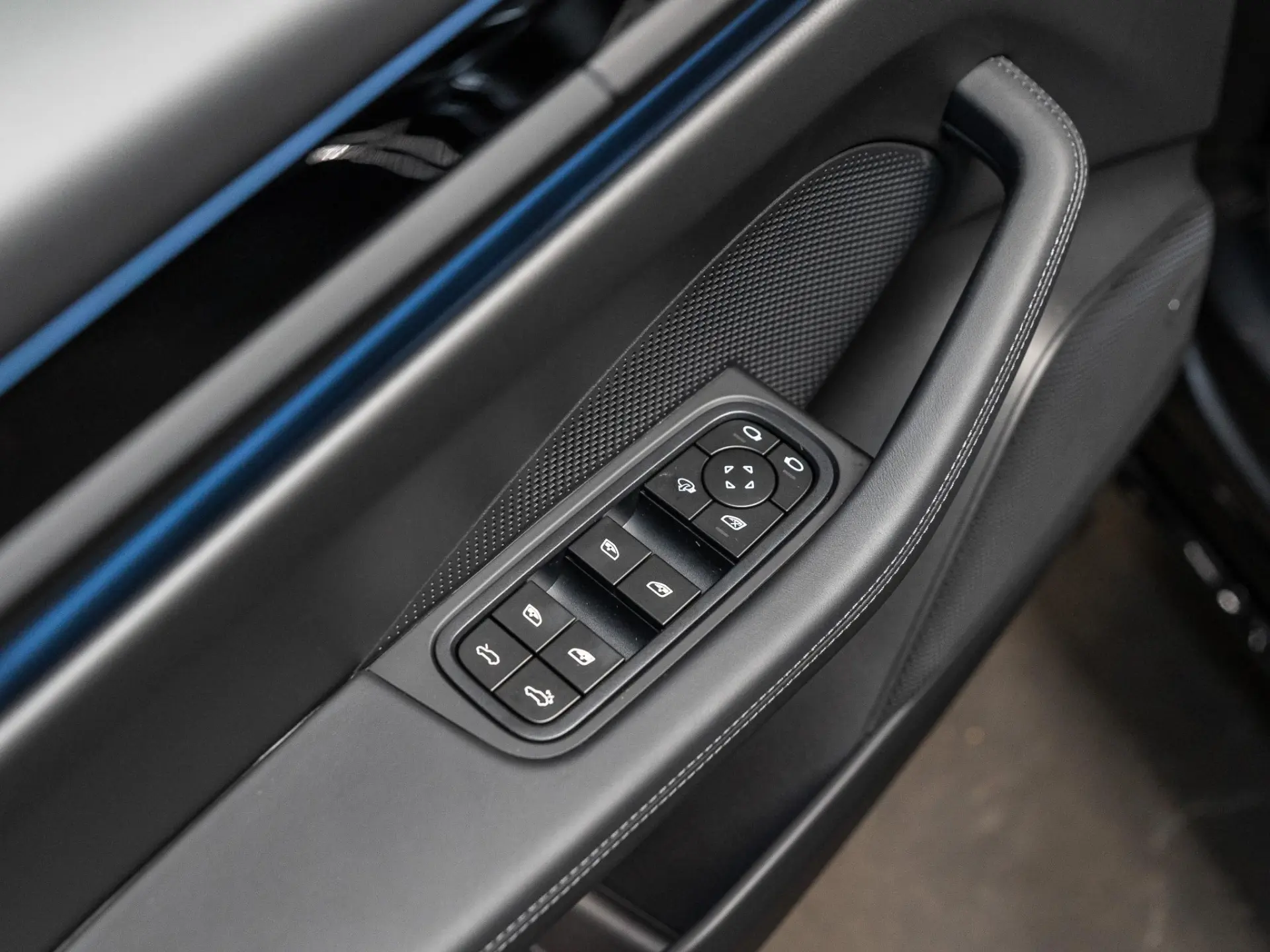Macan 4 100 kWh