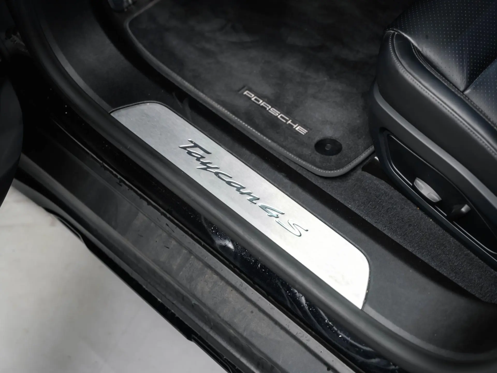 Taycan 4S Cross Turismo